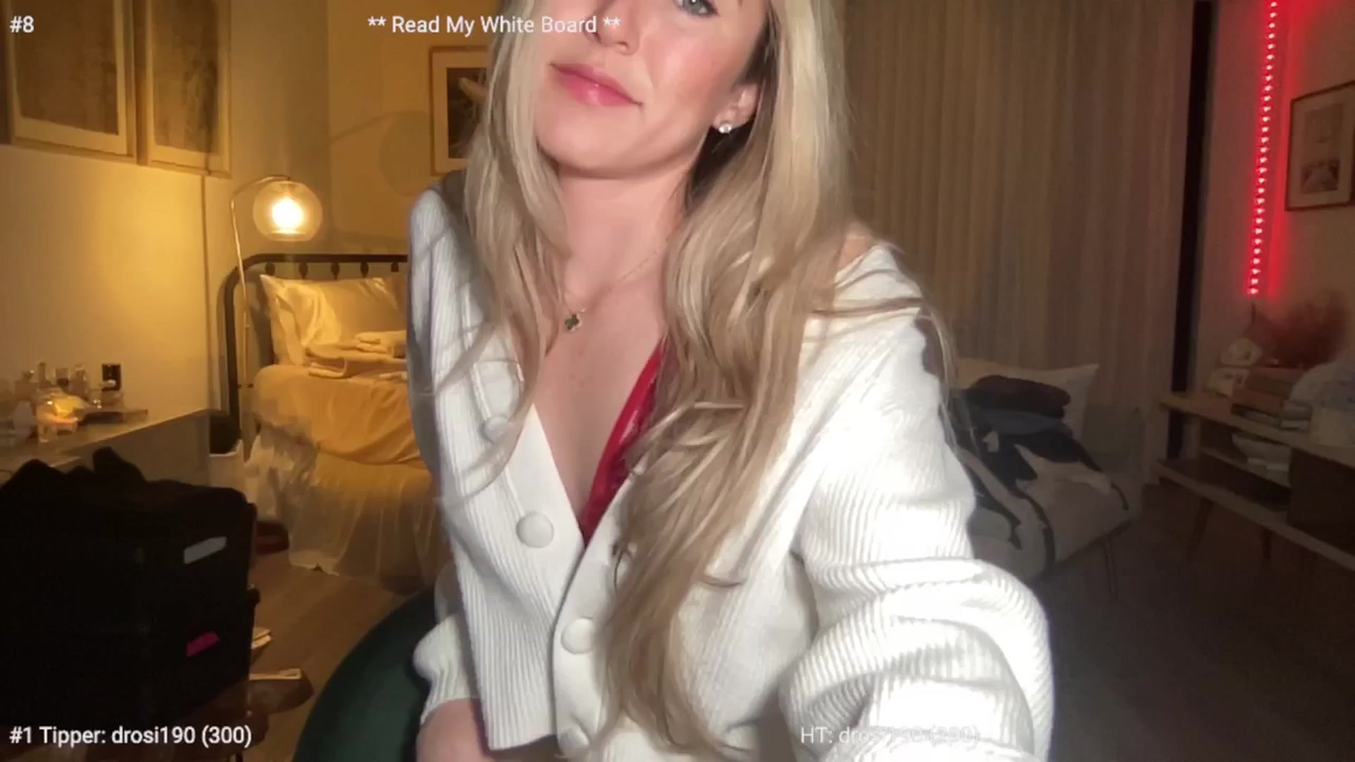 Gallery image thumbnail from cutiepiekayla's myfreecams stream on, 01/25/2024, 02:20 image 15 of 20