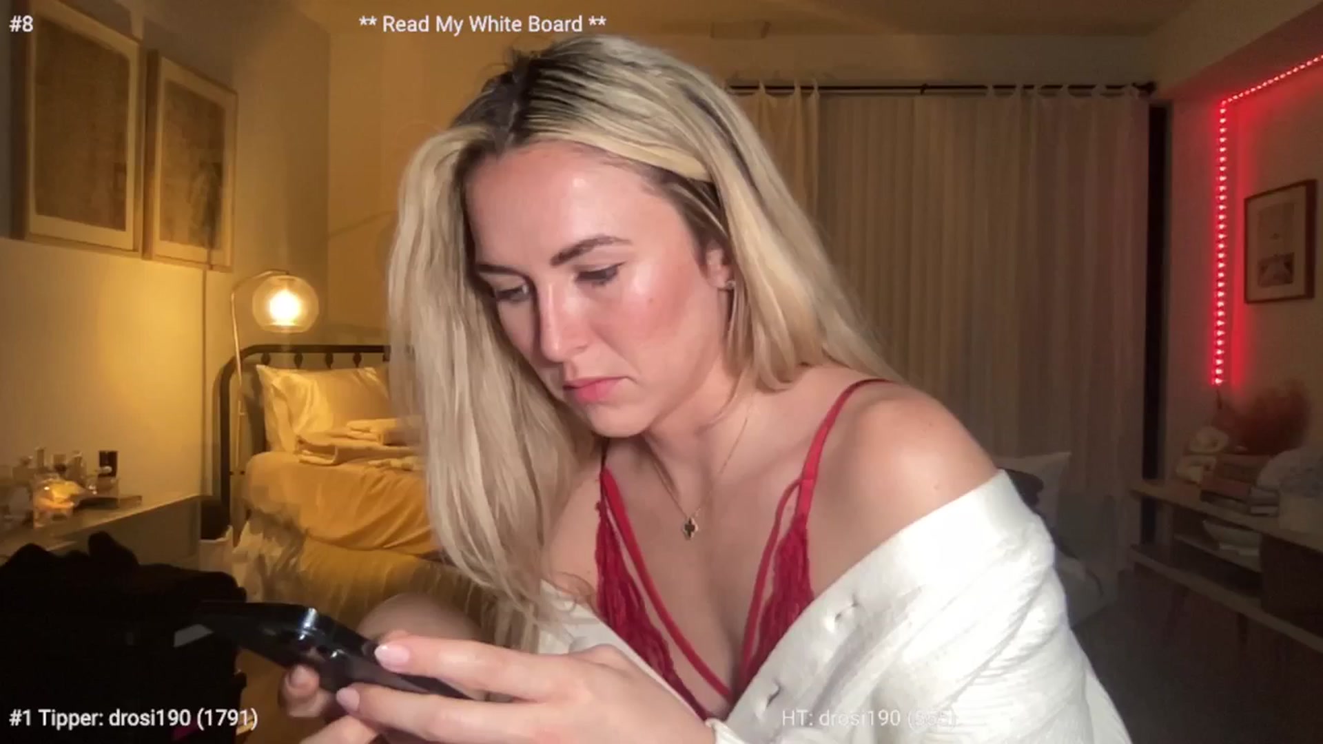 Gallery image thumbnail from cutiepiekayla's myfreecams stream on, 01/25/2024, 04:05 image 5 of 20