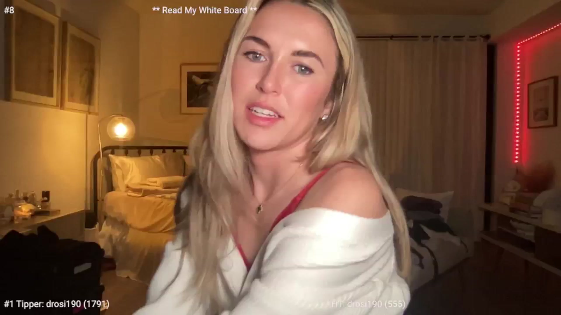 Gallery image thumbnail from cutiepiekayla's myfreecams stream on, 01/25/2024, 04:05 image 8 of 20