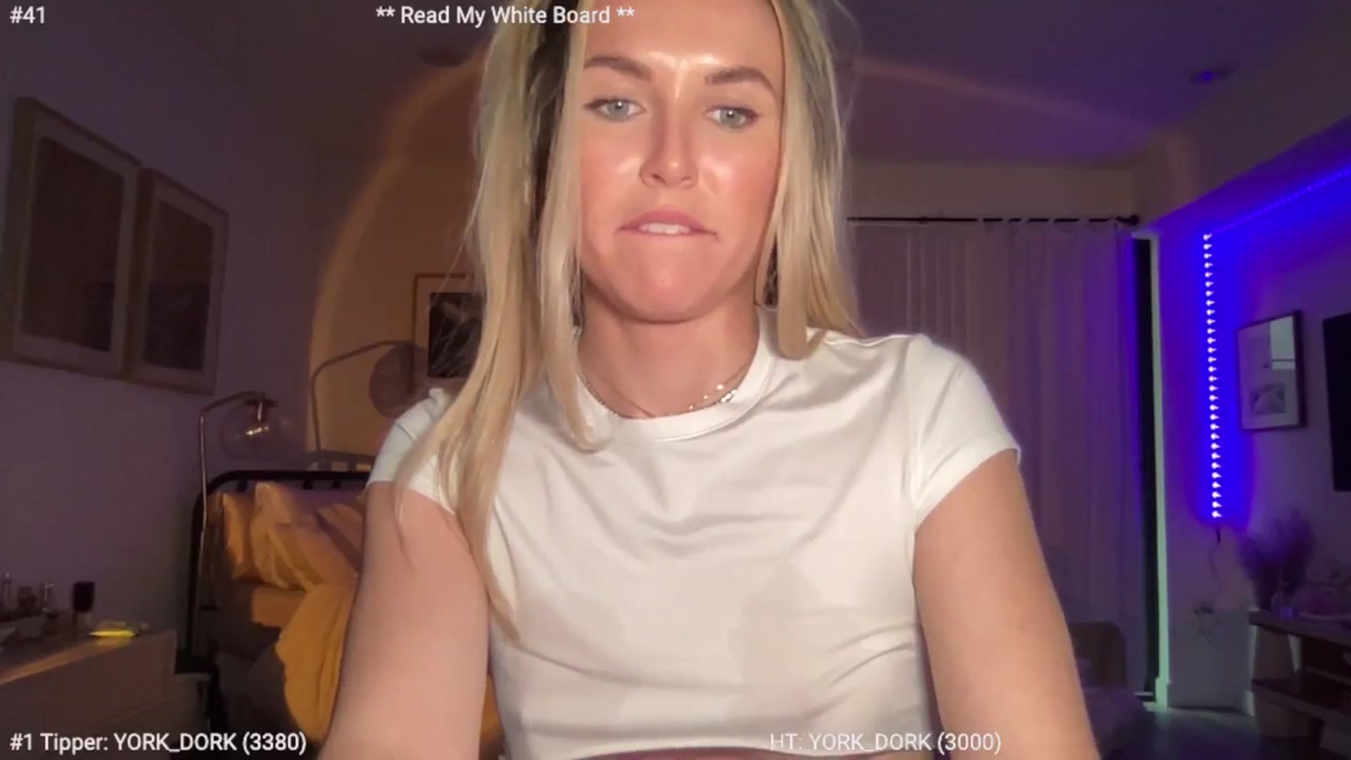 Gallery image thumbnail from cutiepiekayla's myfreecams stream on, 02/20/2024, 24:01 image 17 of 20