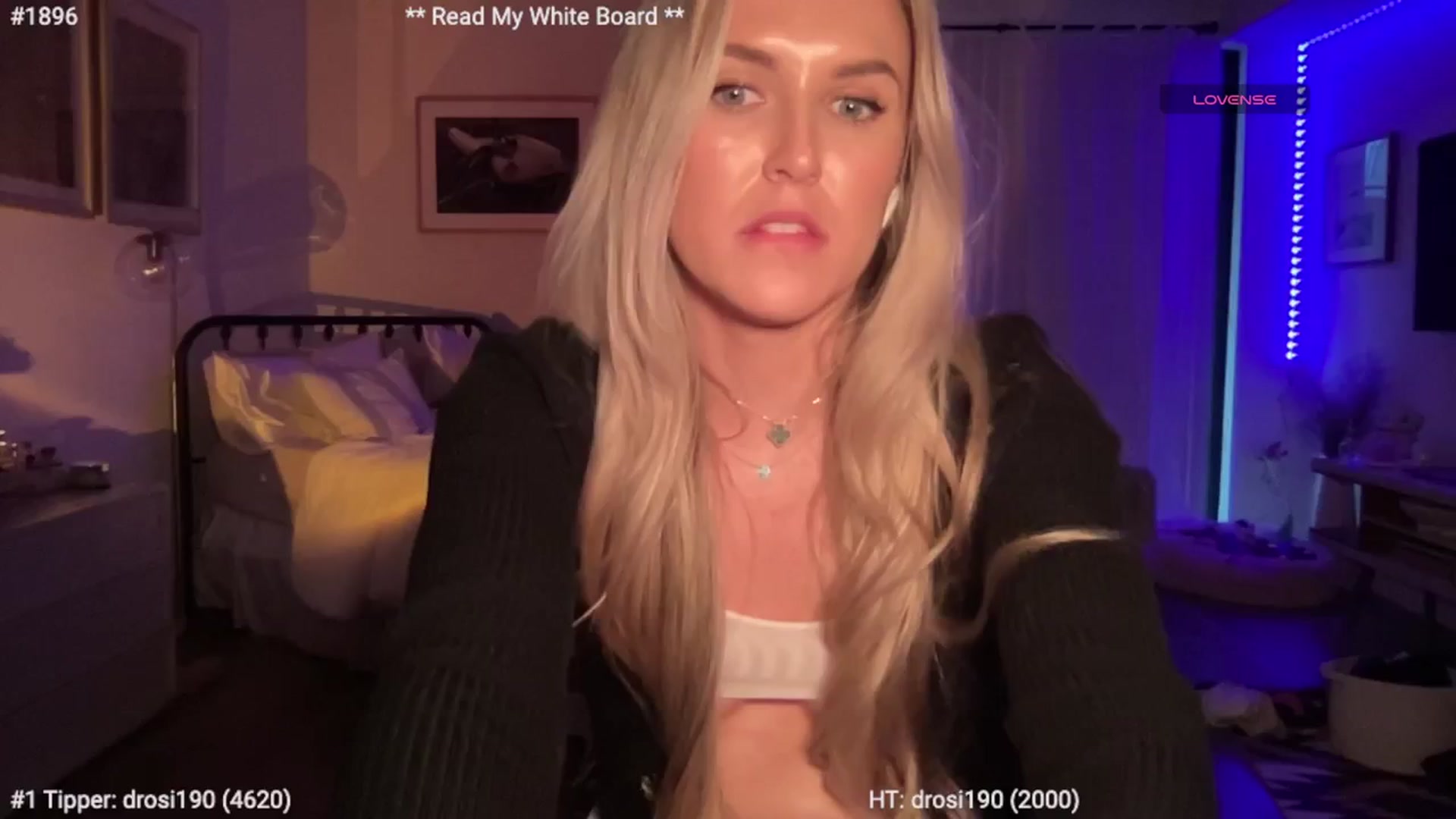 Gallery image thumbnail from cutiepiekayla's myfreecams stream on, 03/19/2024, 01:23 image 17 of 20