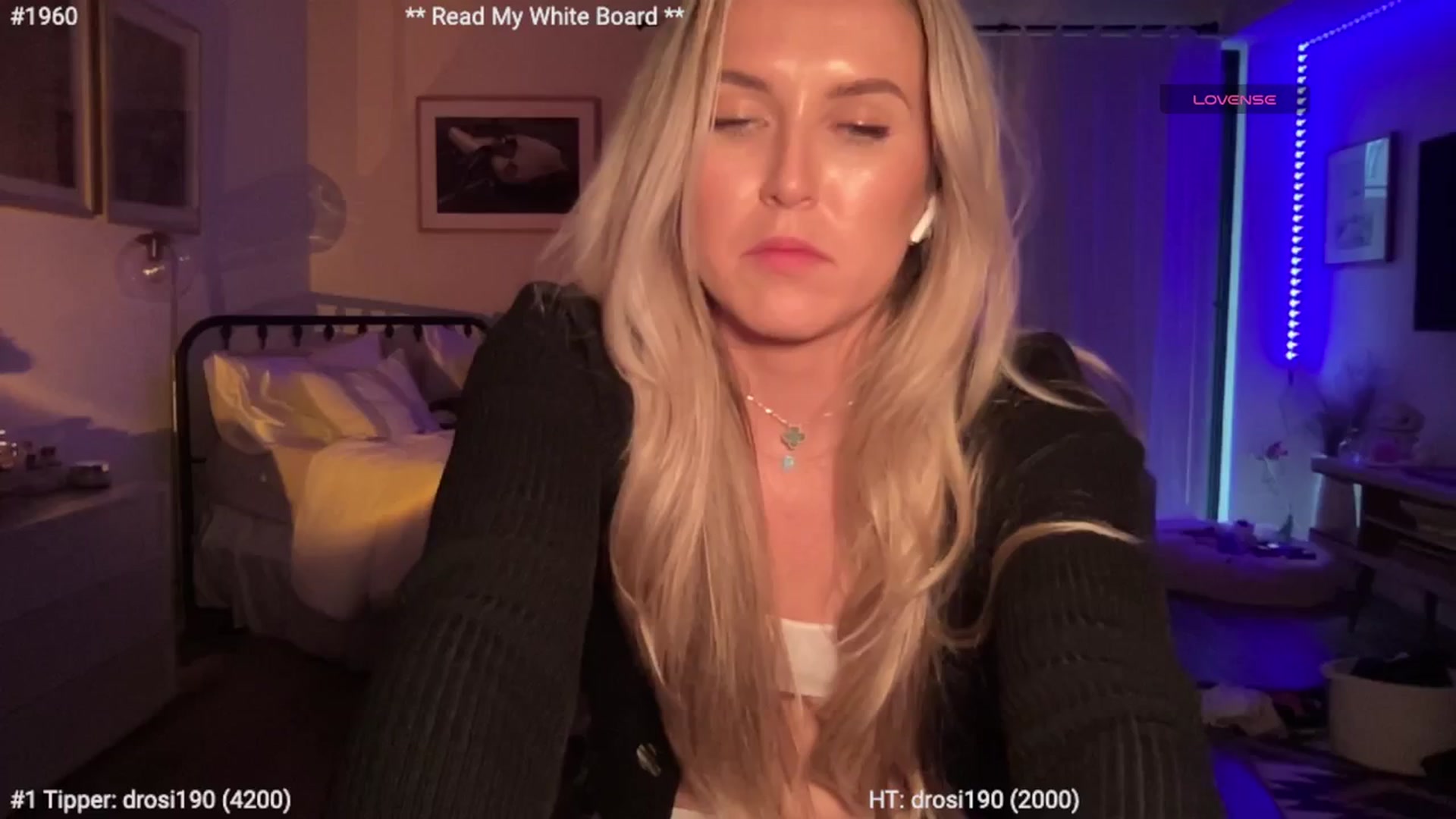 Gallery image thumbnail from cutiepiekayla's myfreecams stream on, 03/19/2024, 01:23 image 12 of 20