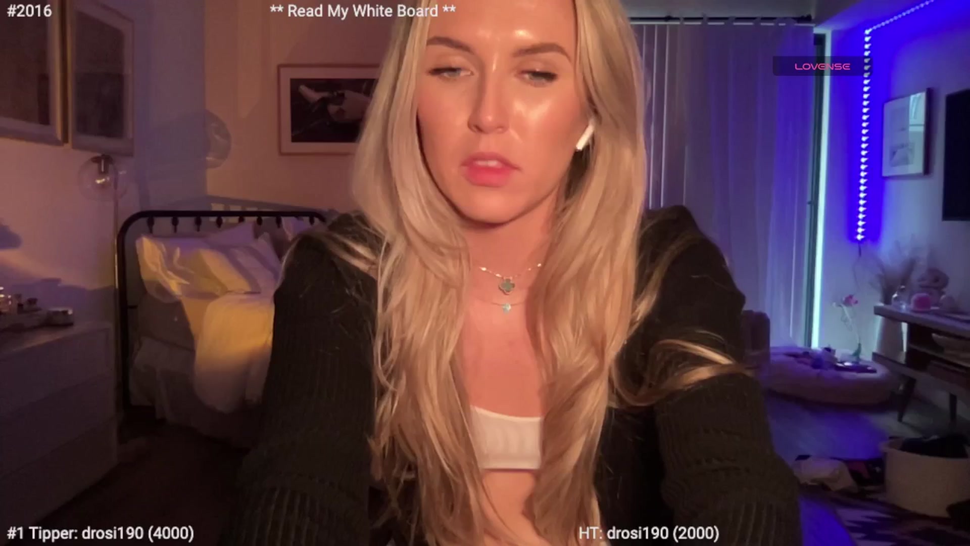 Gallery image thumbnail from cutiepiekayla's myfreecams stream on, 03/19/2024, 01:23 image 3 of 20