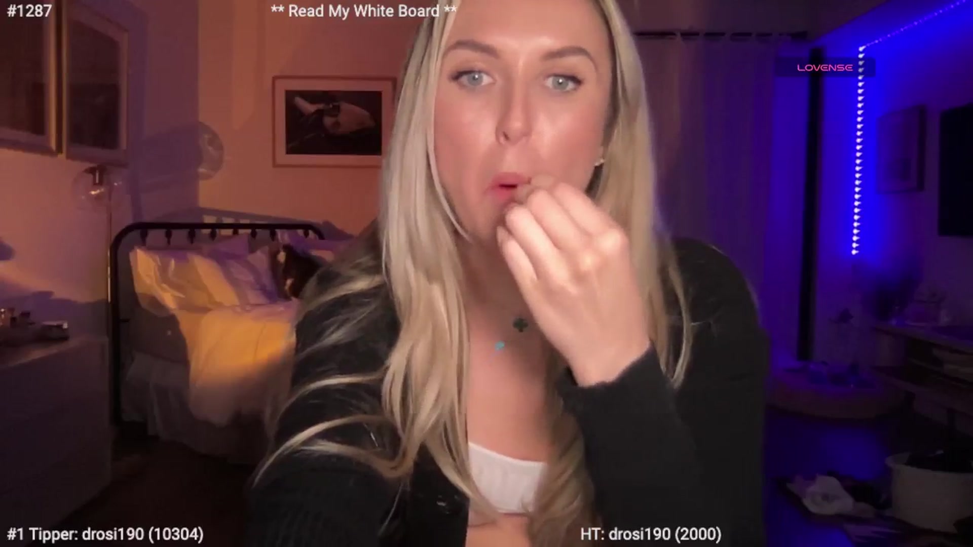 Gallery image thumbnail from cutiepiekayla's myfreecams stream on, 03/19/2024, 03:50 image 10 of 20