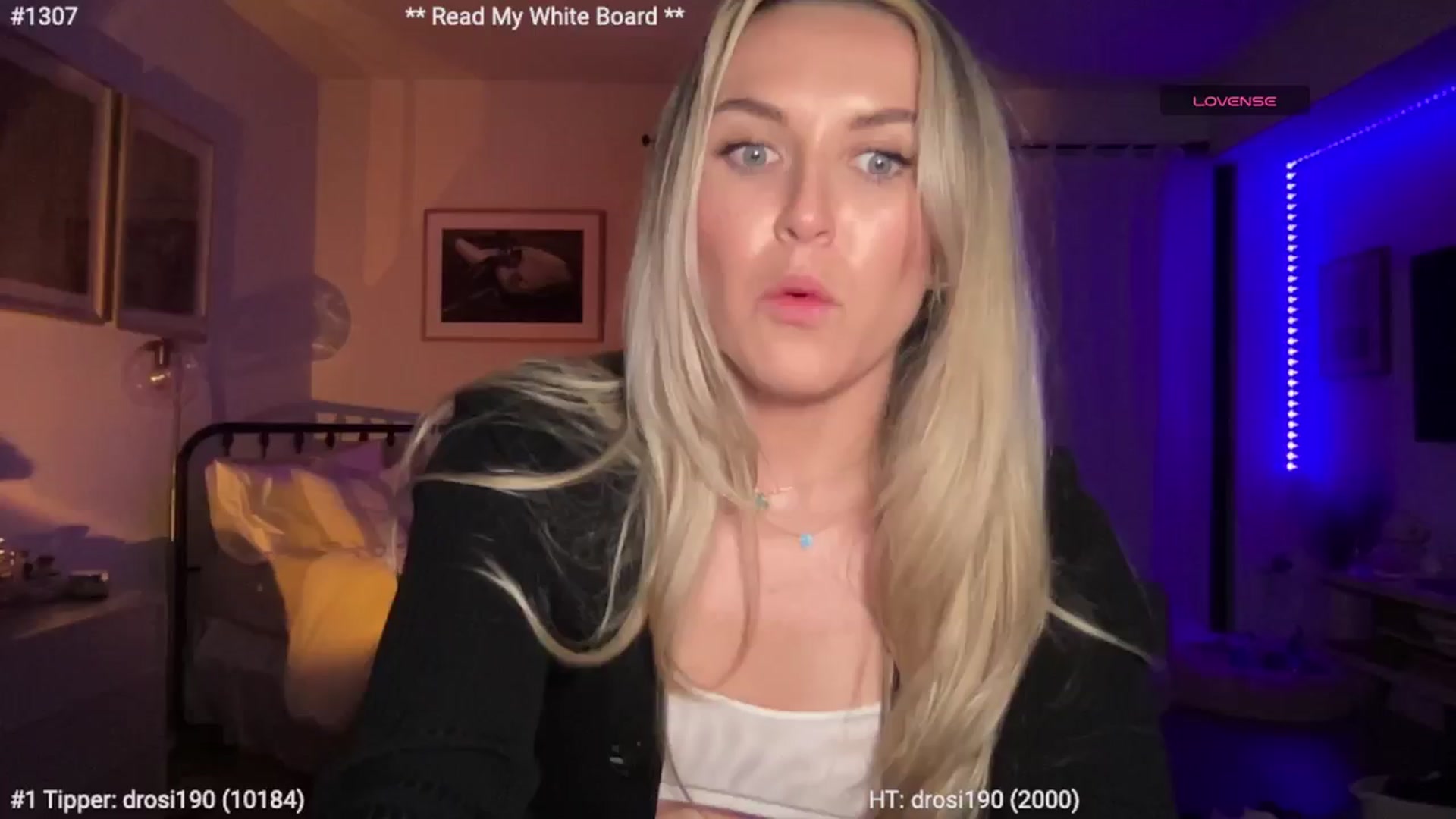Gallery image thumbnail from cutiepiekayla's myfreecams stream on, 03/19/2024, 03:50 image 1 of 20