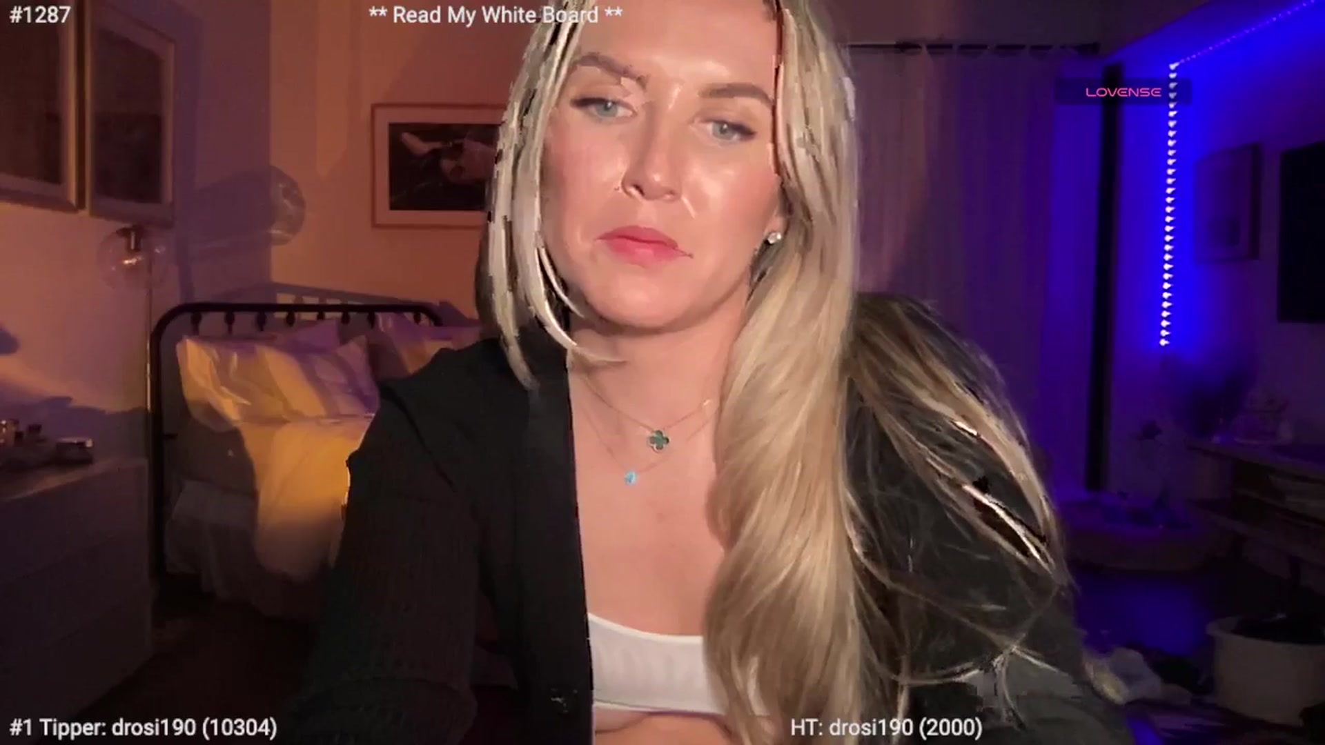 Gallery image thumbnail from cutiepiekayla's myfreecams stream on, 03/19/2024, 03:50 image 12 of 20