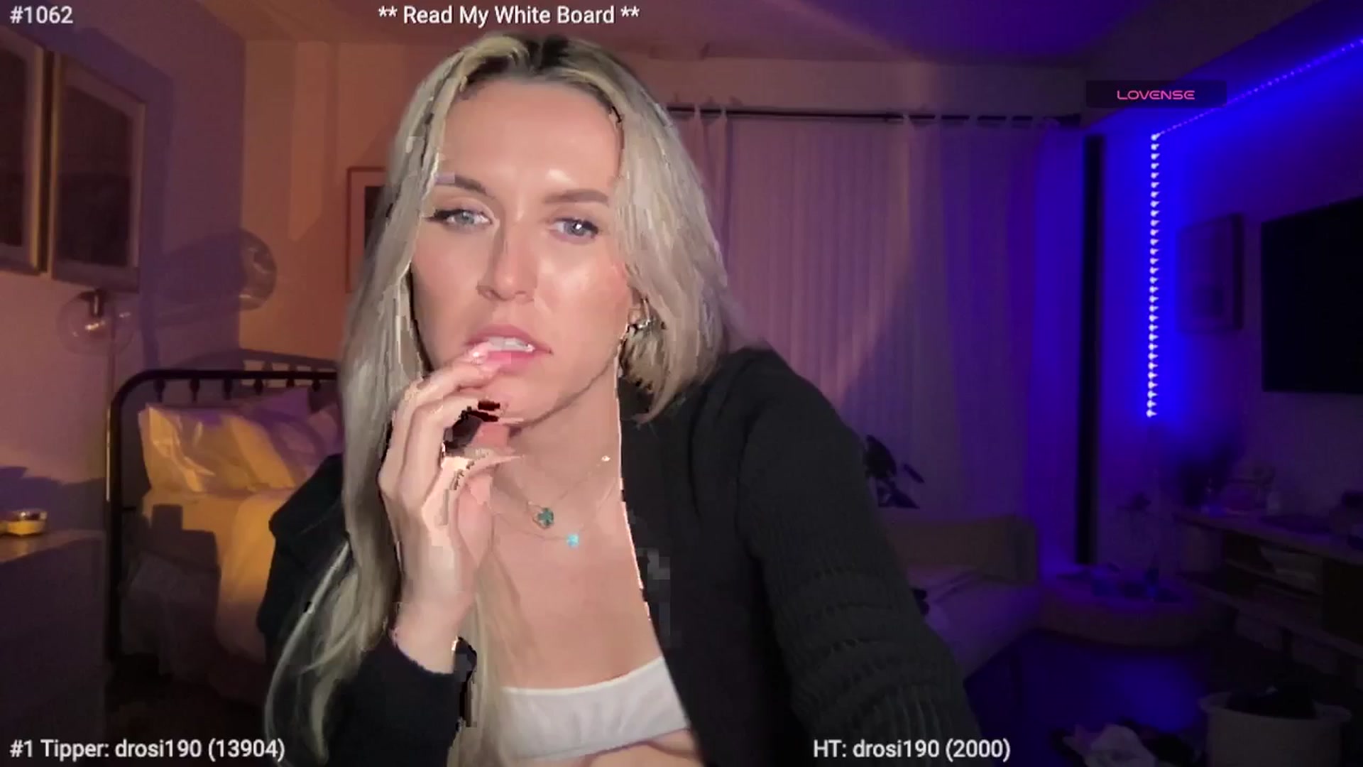 Gallery image thumbnail from cutiepiekayla's myfreecams stream on, 03/19/2024, 05:59 image 17 of 20