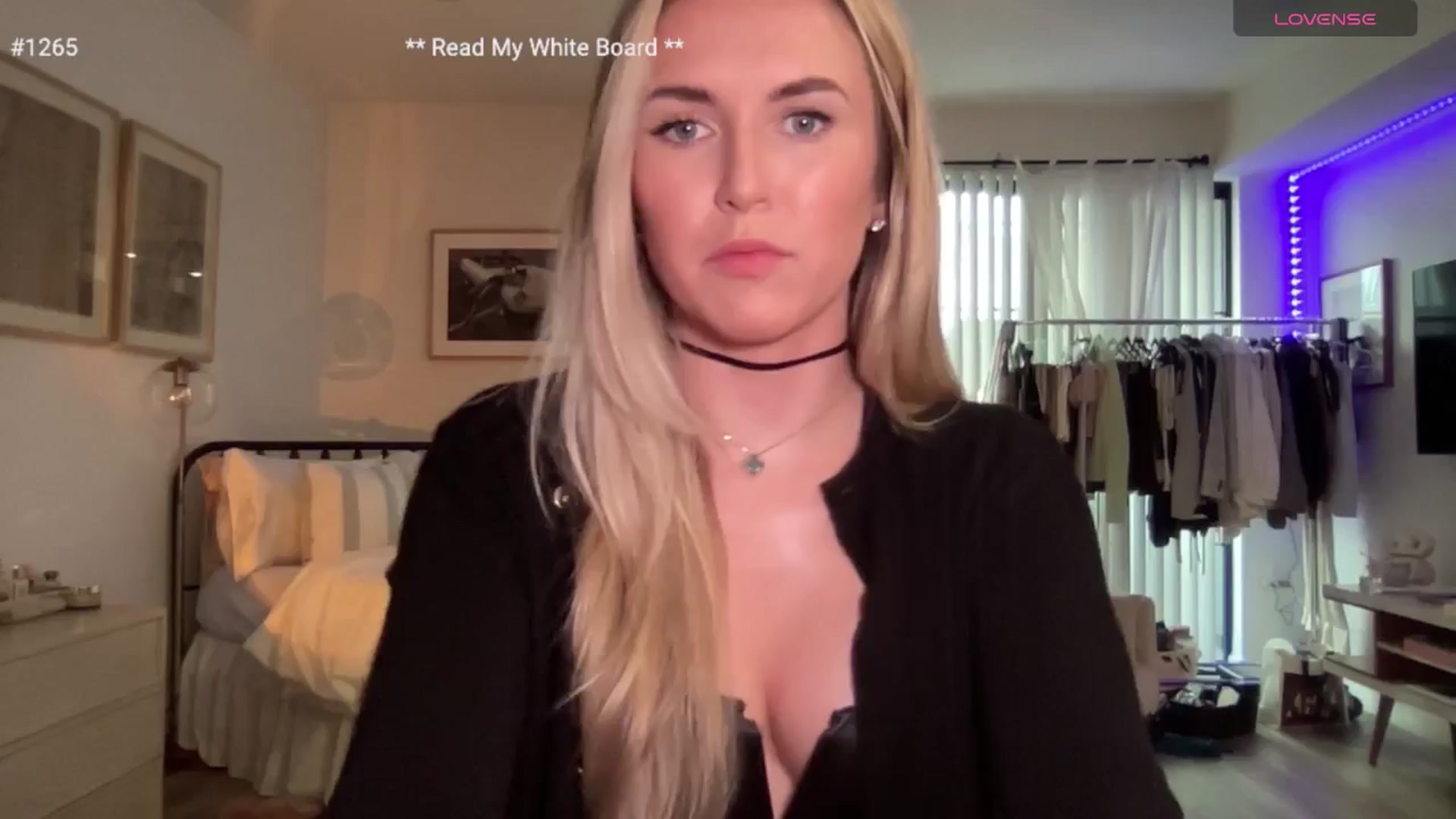 Gallery image thumbnail from cutiepiekayla's myfreecams stream on, 04/19/2024, 03:07 image 4 of 20
