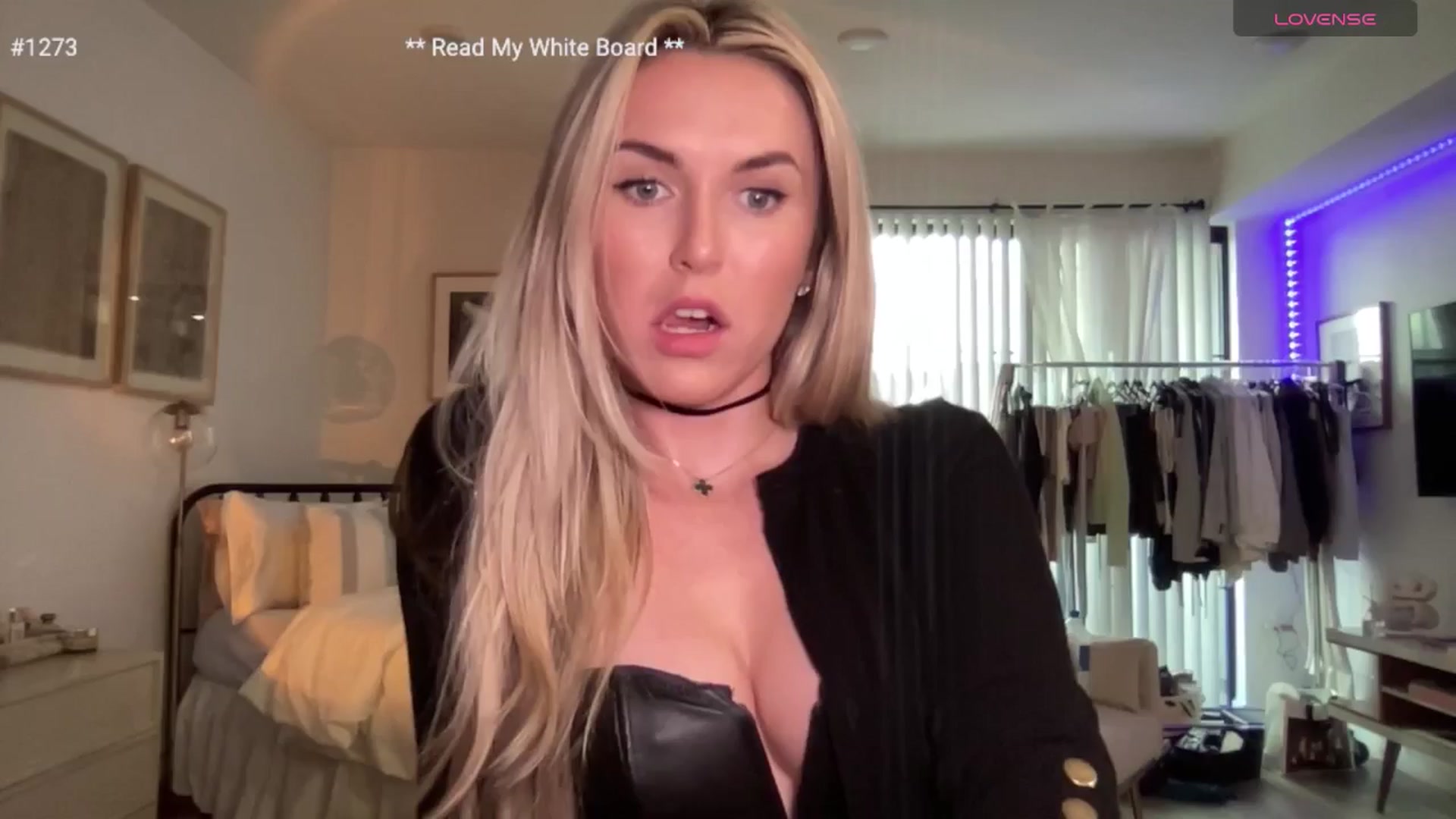 Gallery image thumbnail from cutiepiekayla's myfreecams stream on, 04/19/2024, 03:07 image 3 of 20