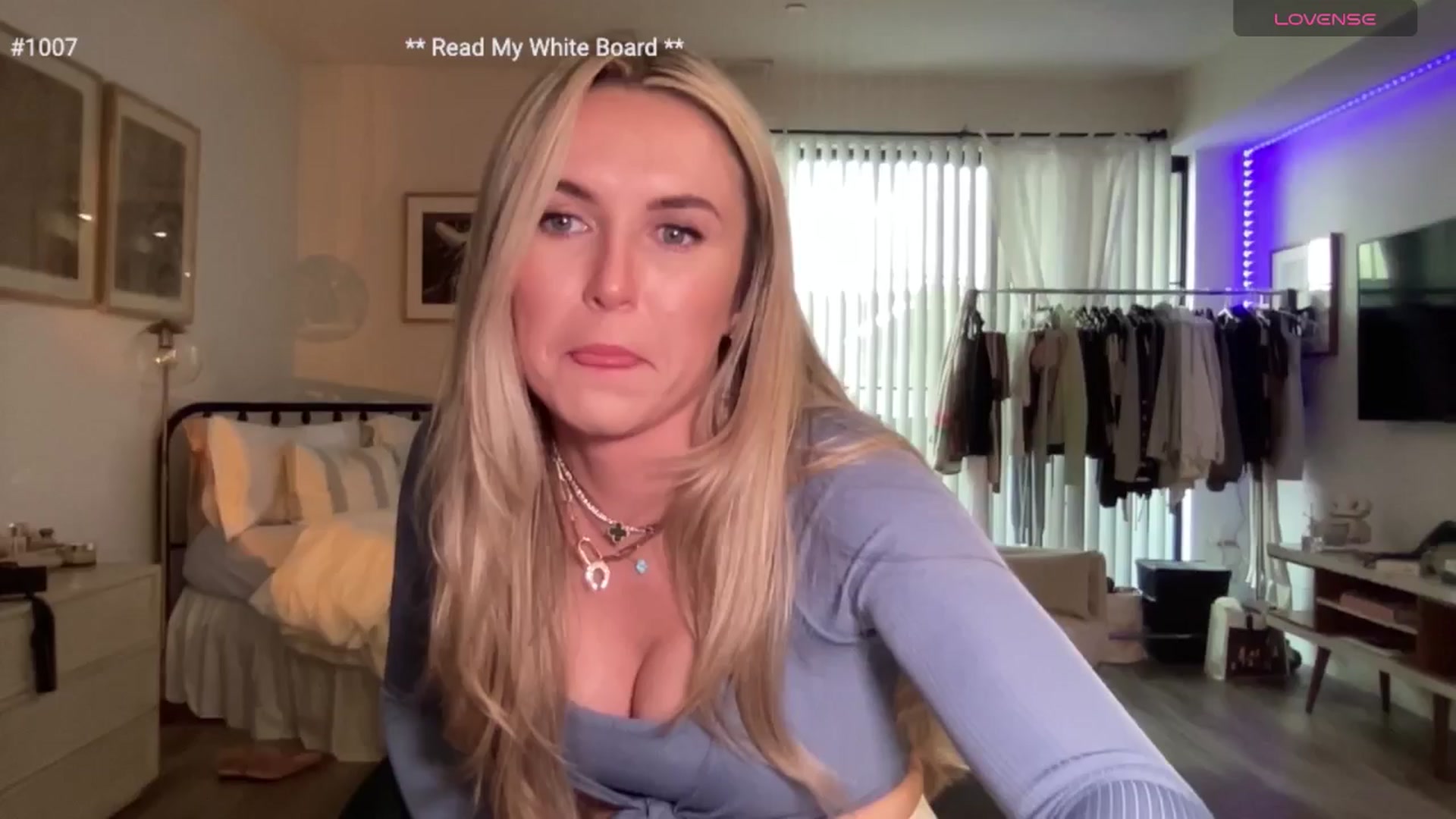Gallery image thumbnail from cutiepiekayla's myfreecams stream on, 04/20/2024, 24:02 image 16 of 20