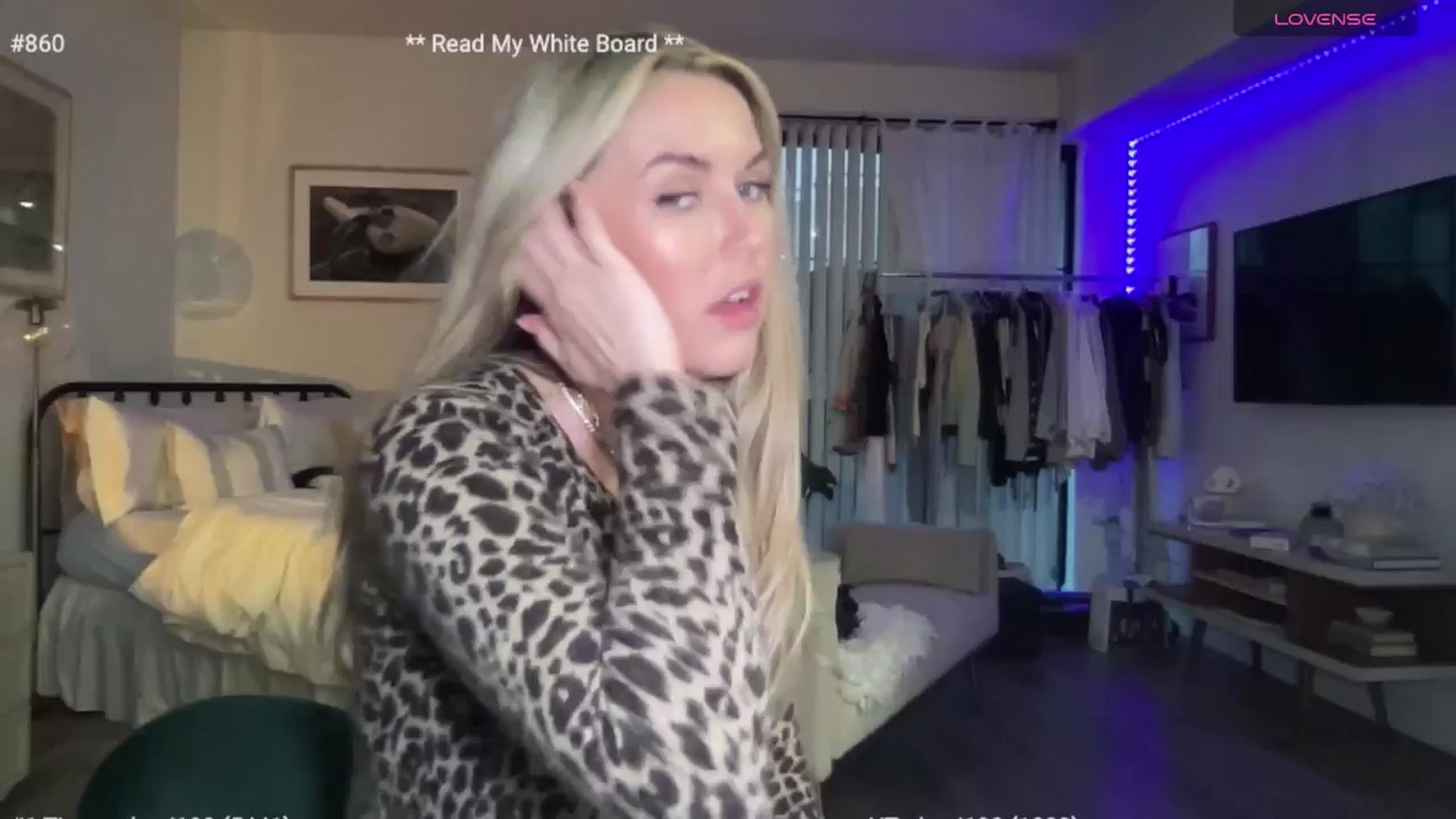 Gallery image thumbnail from cutiepiekayla's myfreecams stream on, 04/20/2024, 02:17 image 18 of 20