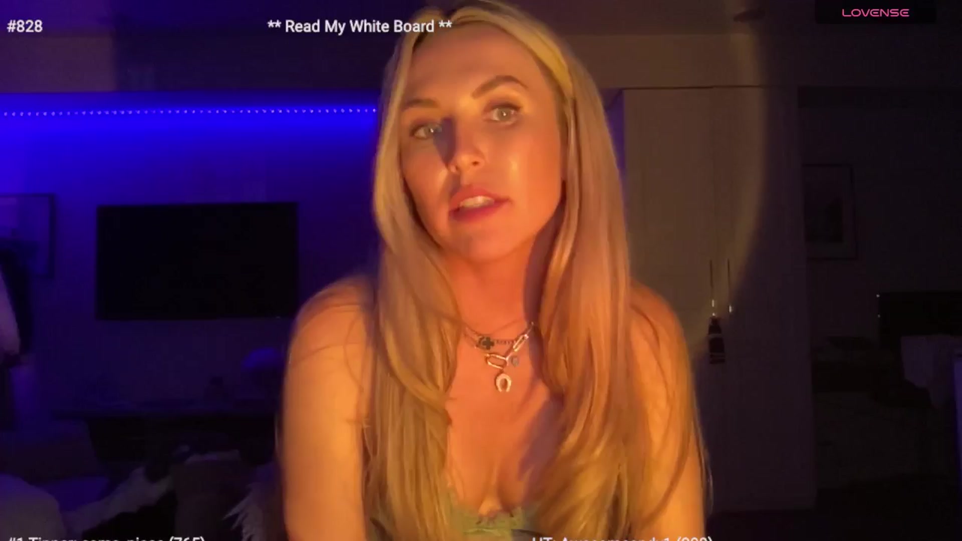 Gallery image thumbnail from cutiepiekayla's myfreecams stream on, 04/20/2024, 08:06 image 10 of 20
