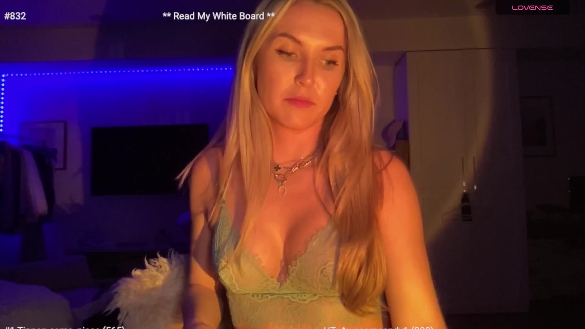 Gallery image thumbnail from cutiepiekayla's myfreecams stream on, 04/20/2024, 08:06 image 6 of 20