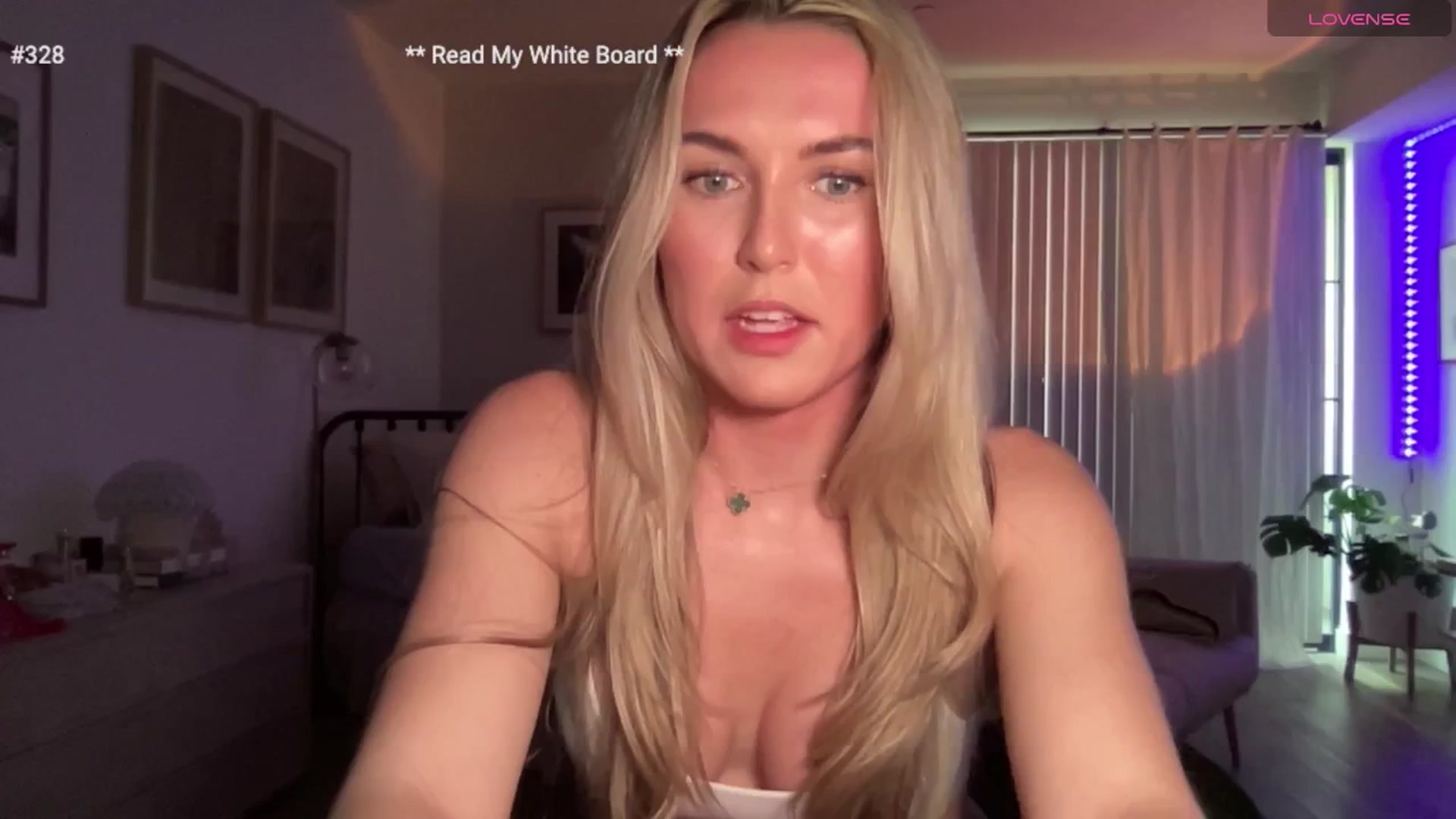 Gallery image thumbnail from cutiepiekayla's myfreecams stream on, 04/27/2024, 24:47 image 14 of 20