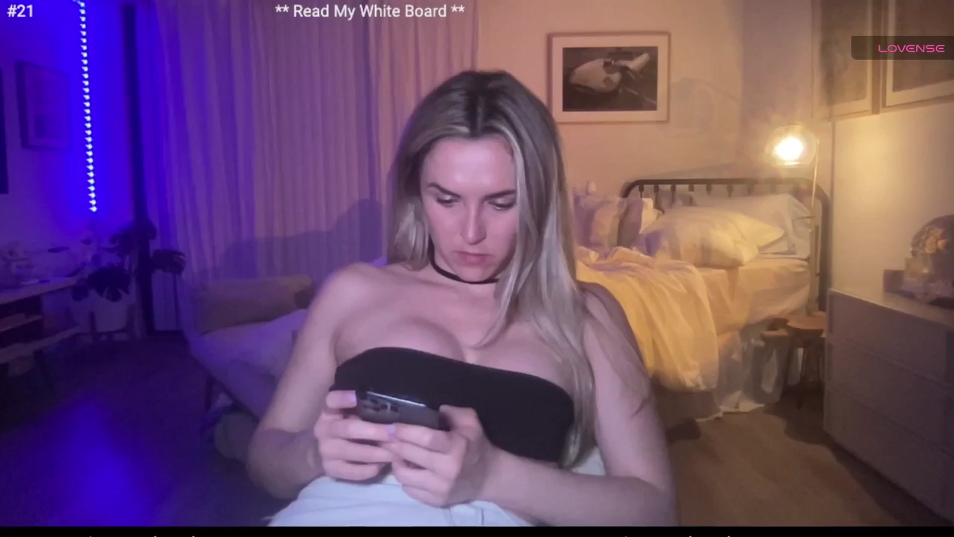 Gallery image thumbnail from cutiepiekayla's myfreecams stream on, 05/10/2024, 11:50 image 8 of 20