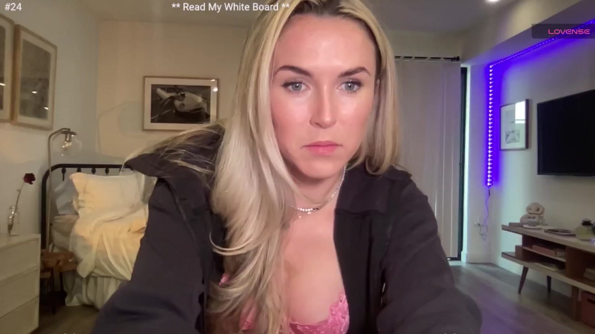 Gallery image thumbnail from cutiepiekayla's myfreecams stream on, 05/15/2024, 24:02 image 3 of 20