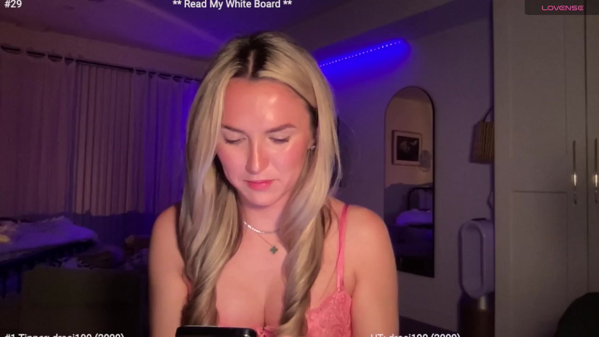 Gallery image thumbnail from cutiepiekayla's myfreecams stream on, 05/19/2024, 04:06 image 9 of 20