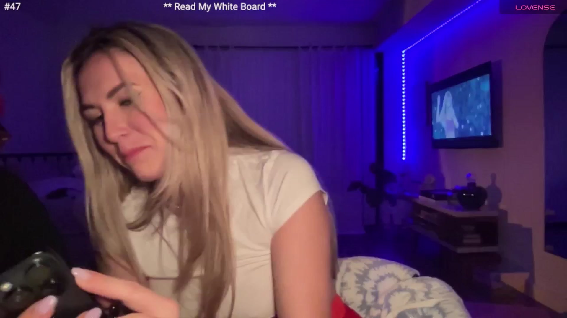 Gallery image thumbnail from cutiepiekayla's myfreecams stream on, 05/27/2024, 08:43 image 7 of 20