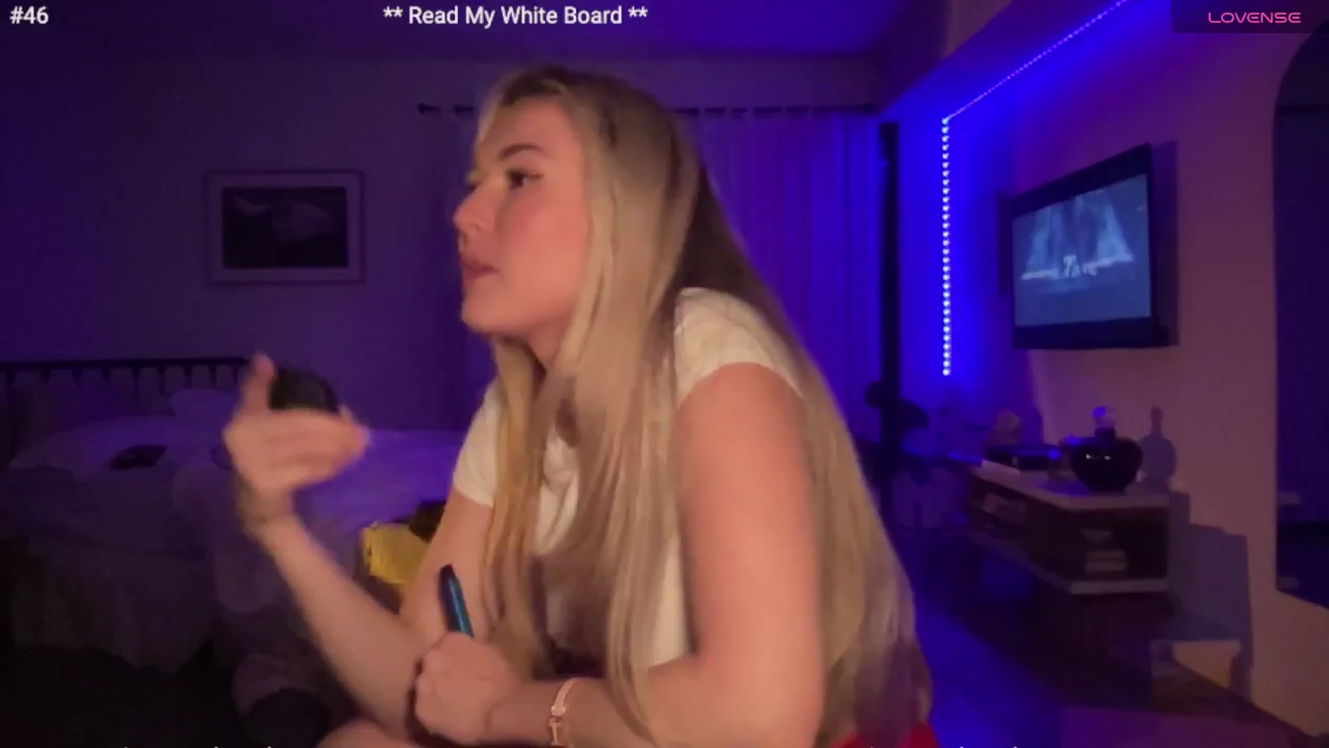Gallery image thumbnail from cutiepiekayla's myfreecams stream on, 05/27/2024, 08:43 image 12 of 20