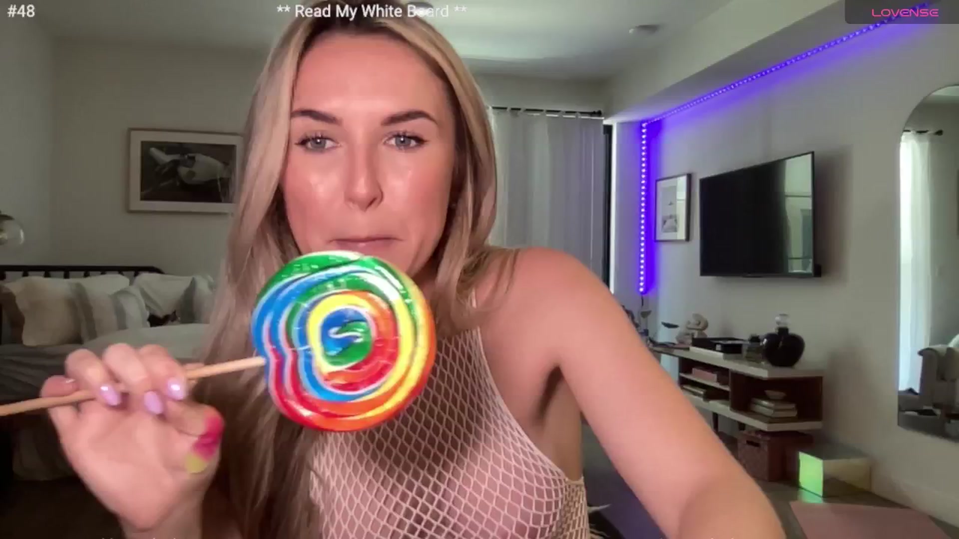Gallery image thumbnail from cutiepiekayla's myfreecams stream on, 05/29/2024, 24:05 image 3 of 20