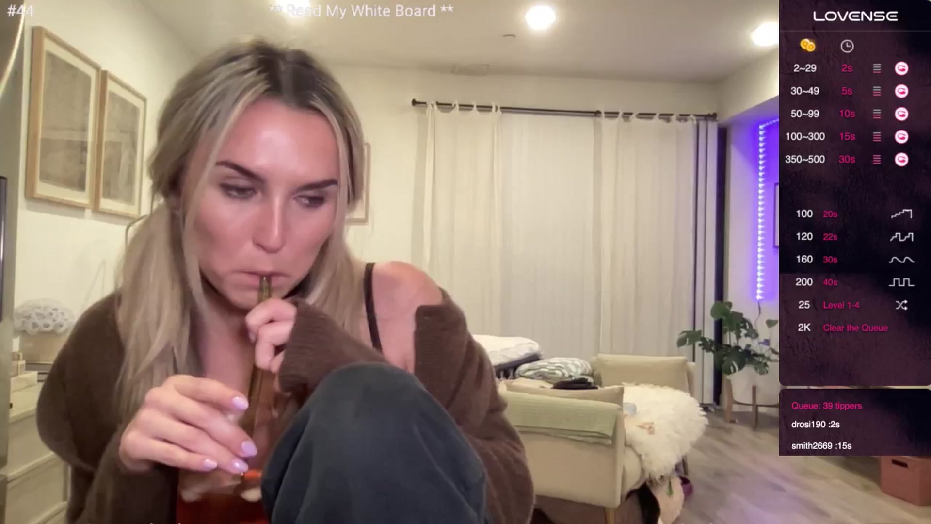Gallery image thumbnail from cutiepiekayla's myfreecams stream on, 05/30/2024, 04:22 image 14 of 20
