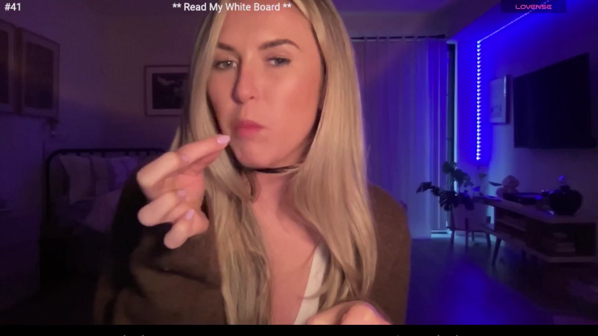 Gallery image thumbnail from cutiepiekayla's myfreecams stream on, 06/01/2024, 02:20 image 5 of 20