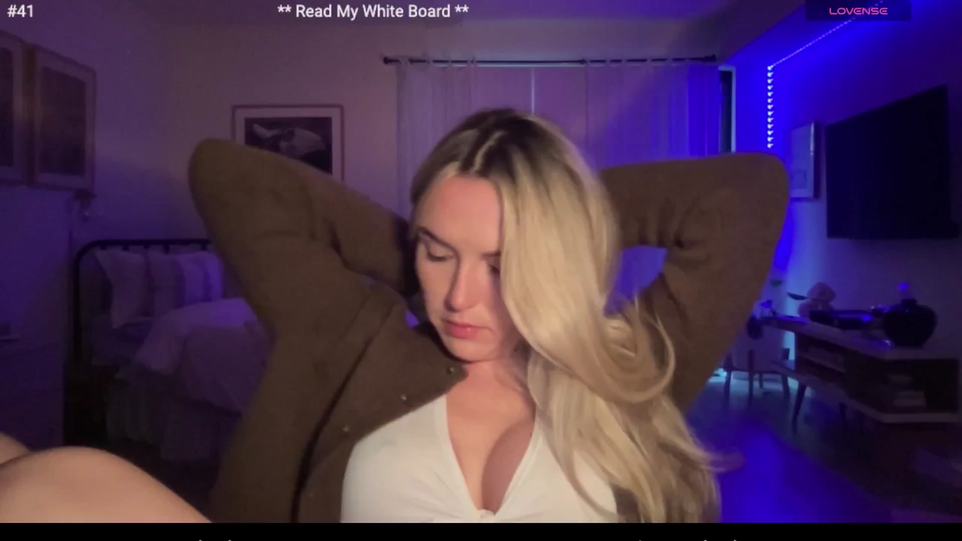 Gallery image thumbnail from cutiepiekayla's myfreecams stream on, 06/01/2024, 02:20 image 15 of 20