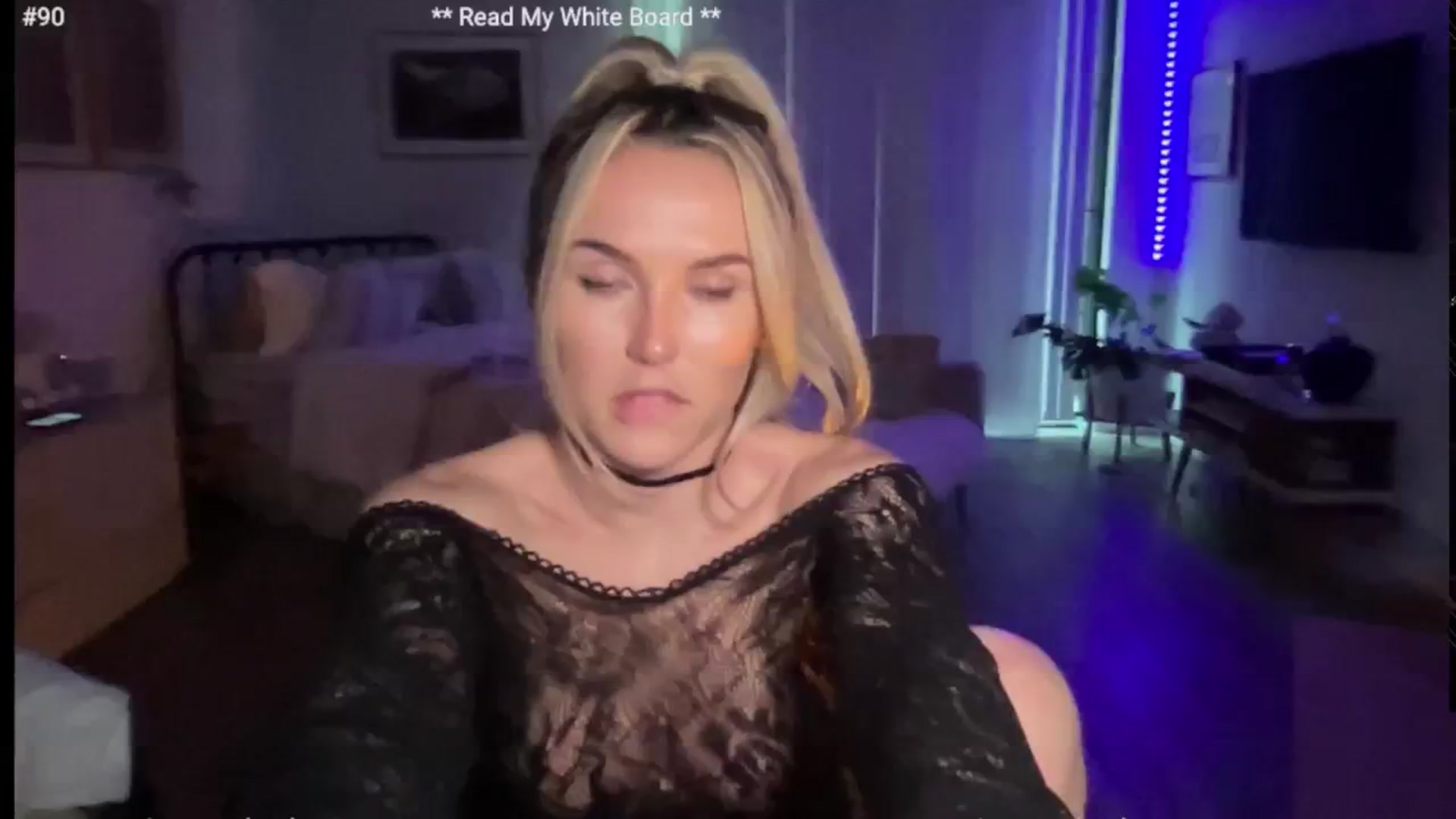 Gallery image thumbnail from cutiepiekayla's myfreecams stream on, 06/04/2024, 24:39 image 20 of 20