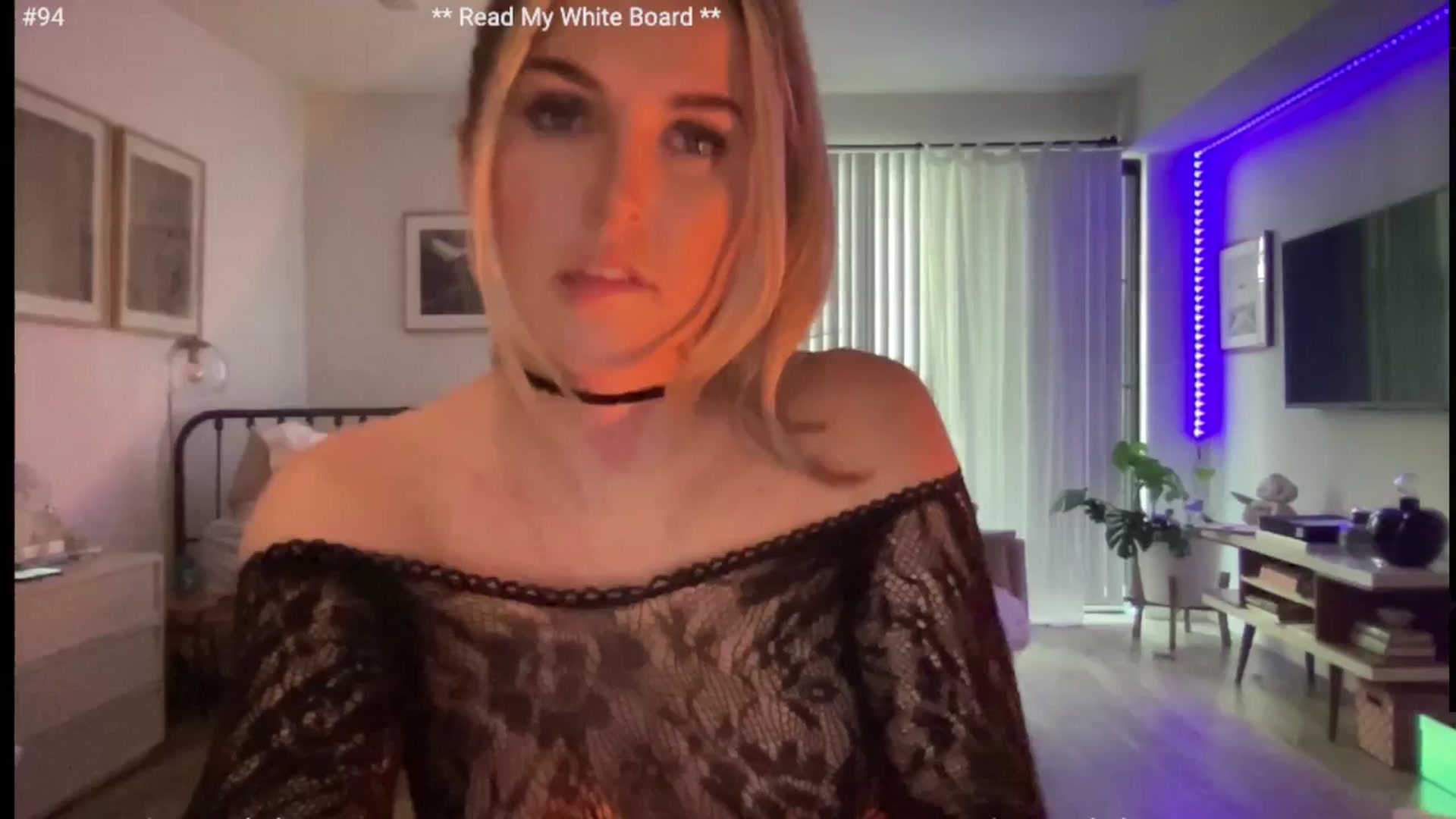 Gallery image thumbnail from cutiepiekayla's myfreecams stream on, 06/04/2024, 24:39 image 10 of 20
