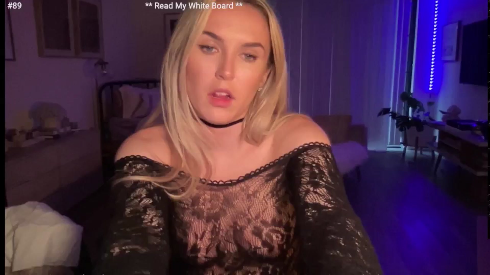 Gallery image thumbnail from cutiepiekayla's myfreecams stream on, 06/04/2024, 01:57 image 10 of 20