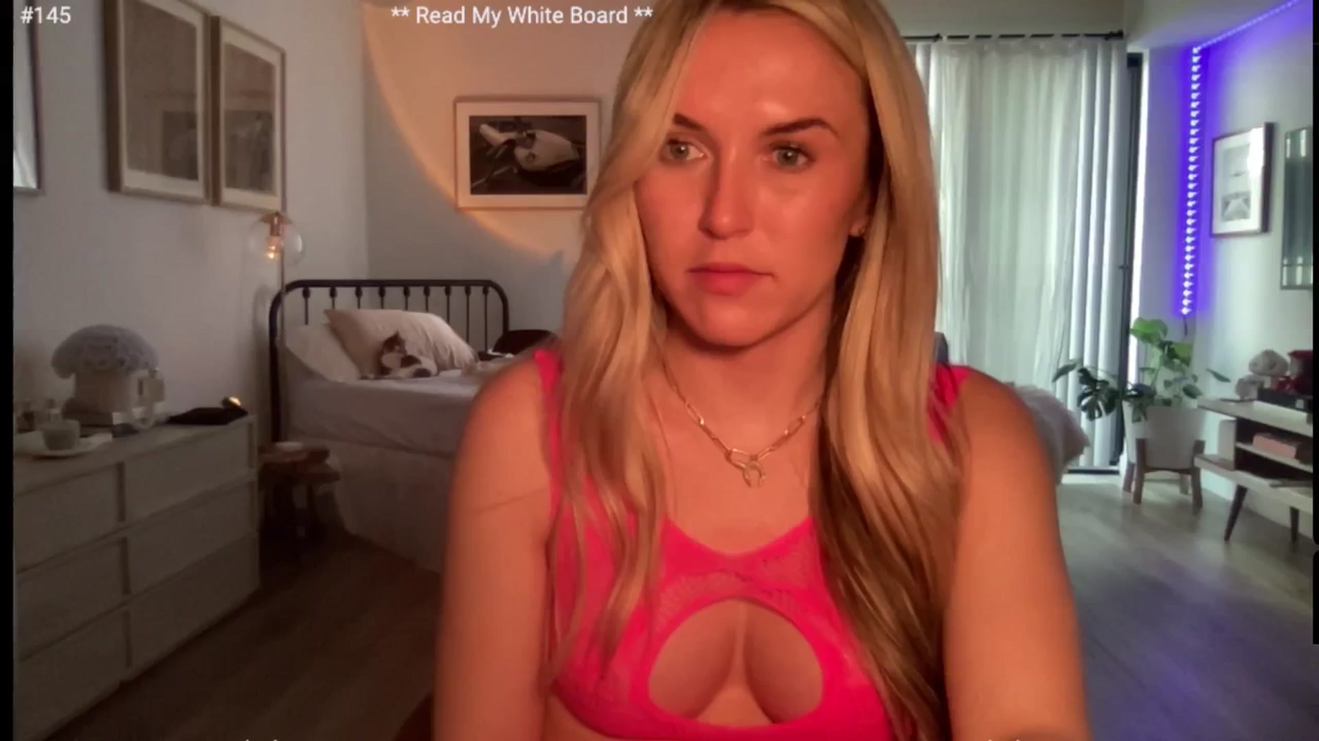 Gallery image thumbnail from cutiepiekayla's myfreecams stream on, 06/07/2024, 24:02 image 13 of 20