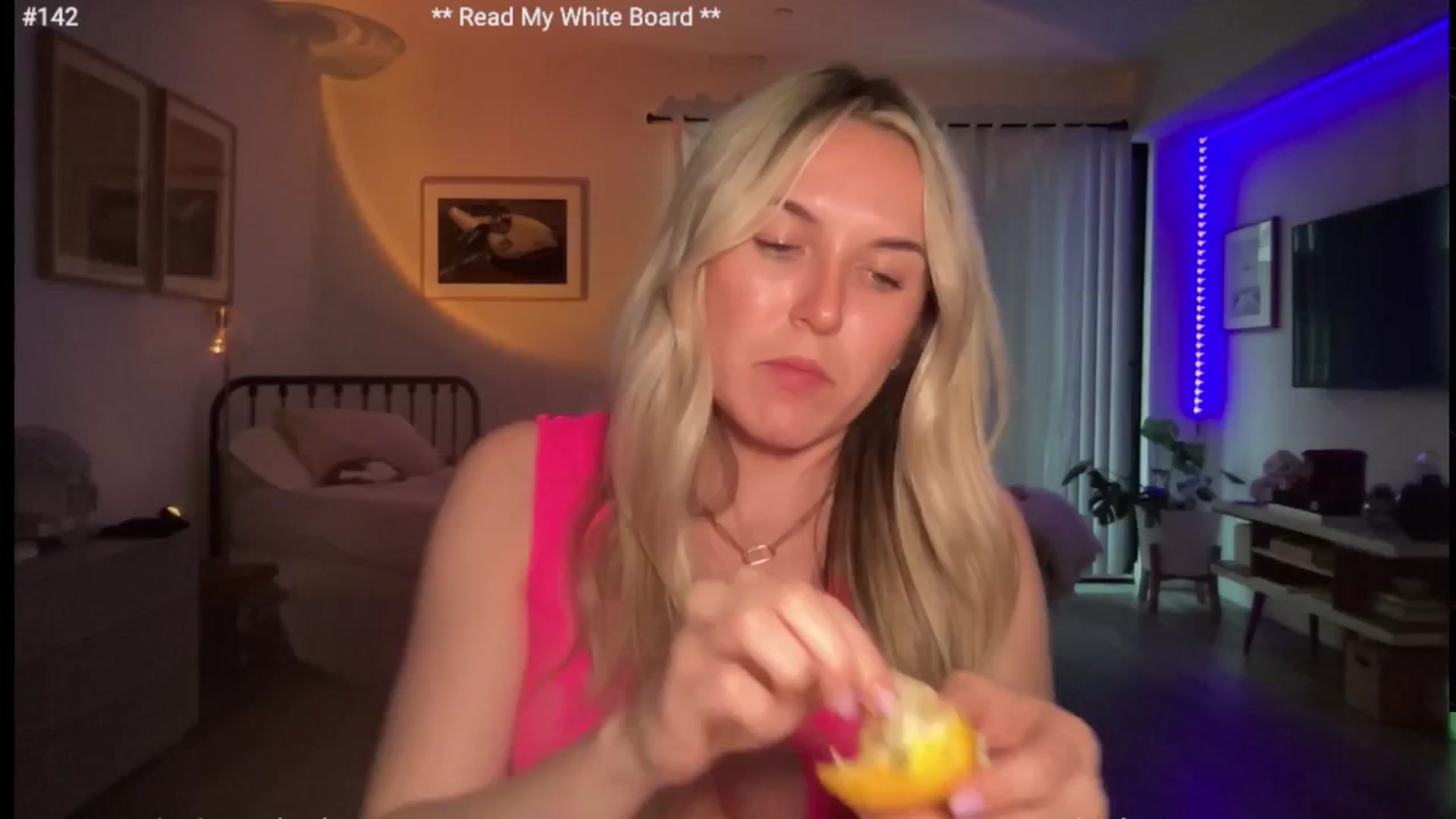 Gallery image thumbnail from cutiepiekayla's myfreecams stream on, 06/07/2024, 03:38 image 12 of 20