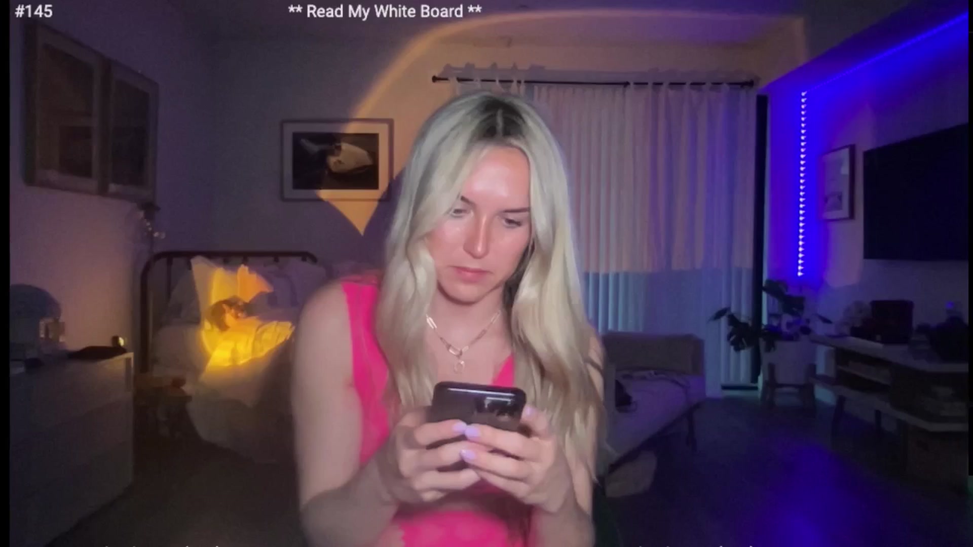 Gallery image thumbnail from cutiepiekayla's myfreecams stream on, 06/07/2024, 03:38 image 17 of 20
