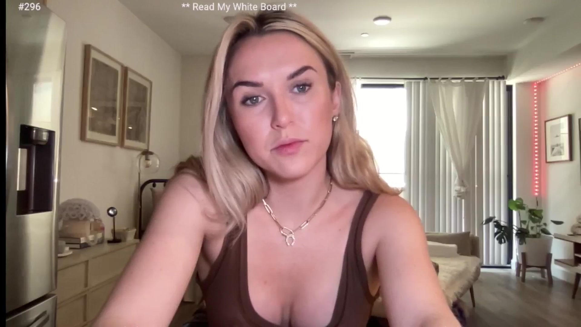Gallery image thumbnail from cutiepiekayla's myfreecams stream on, 06/17/2024, 24:08 image 2 of 20