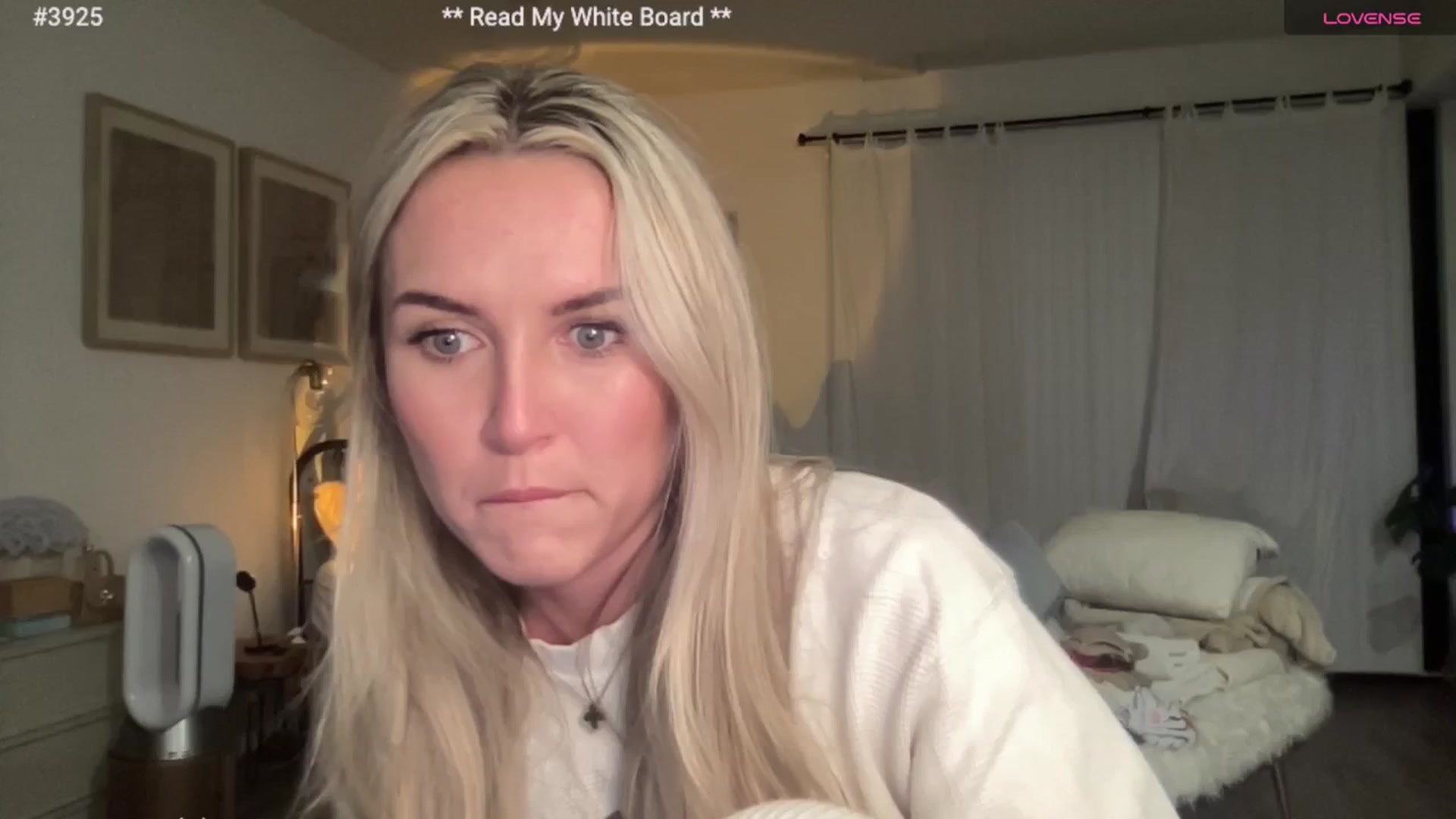 Gallery image thumbnail from cutiepiekayla's myfreecams stream on, 08/03/2024, 03:38 image 13 of 20