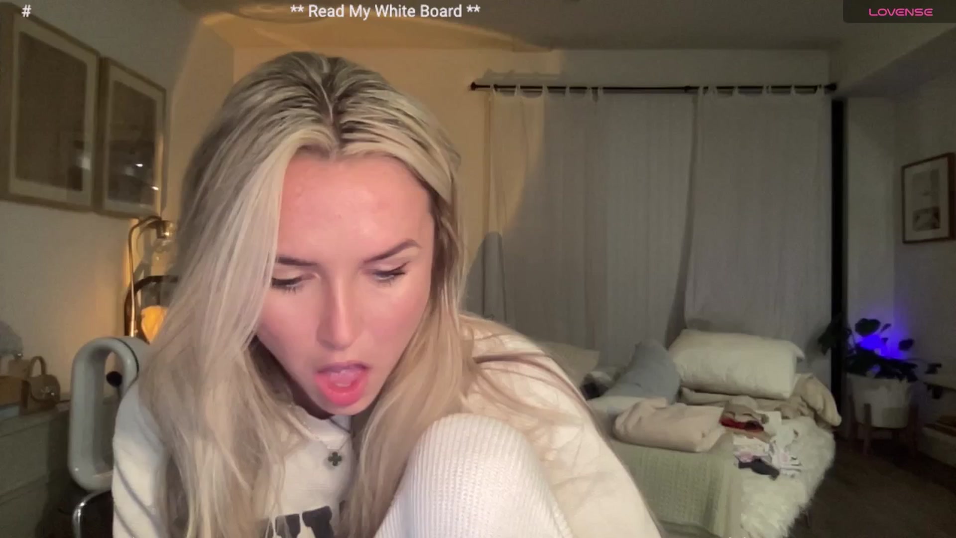 Gallery image thumbnail from cutiepiekayla's myfreecams stream on, 08/03/2024, 03:38 image 7 of 20
