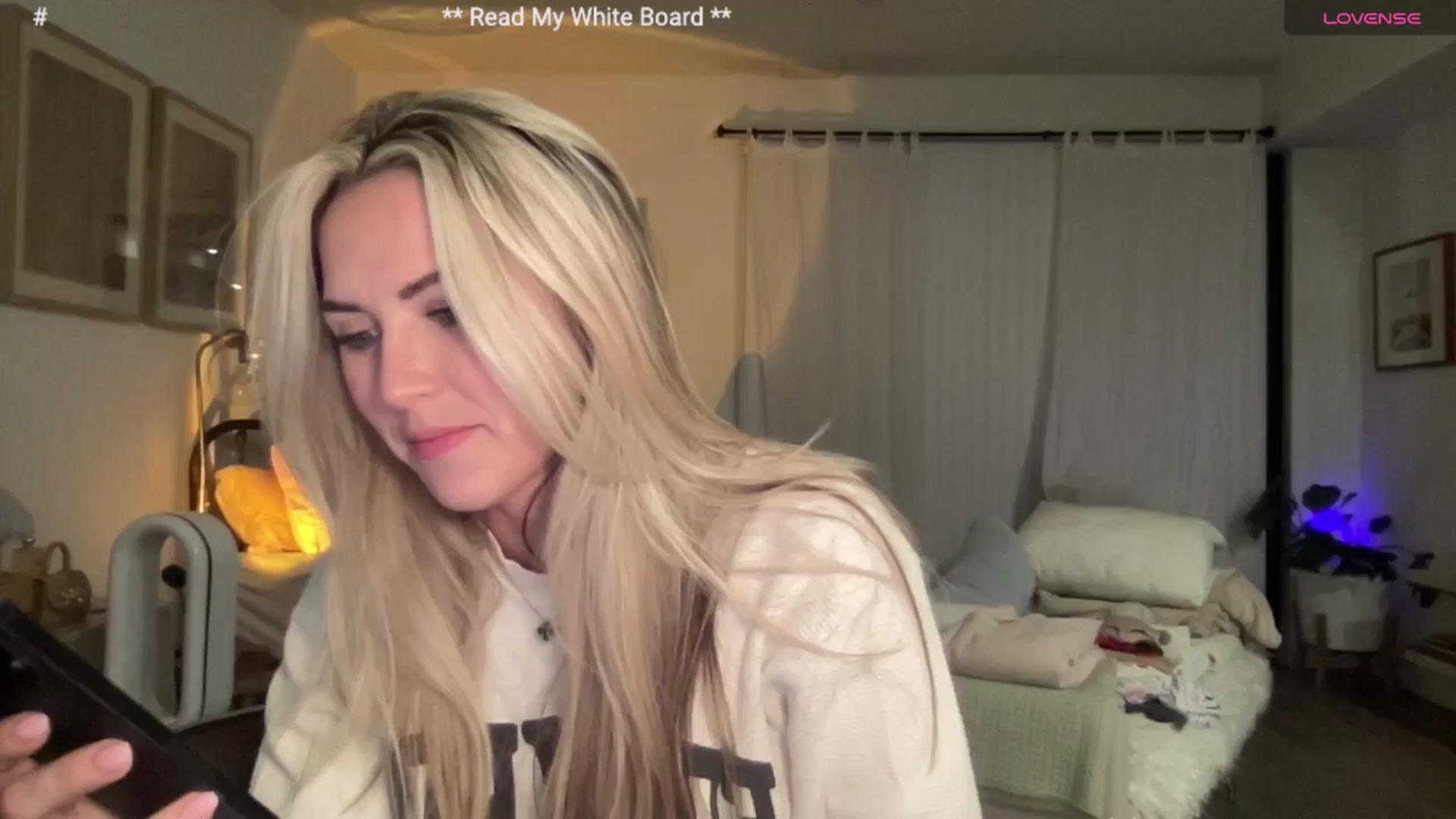 Gallery image thumbnail from cutiepiekayla's myfreecams stream on, 08/03/2024, 03:38 image 6 of 20
