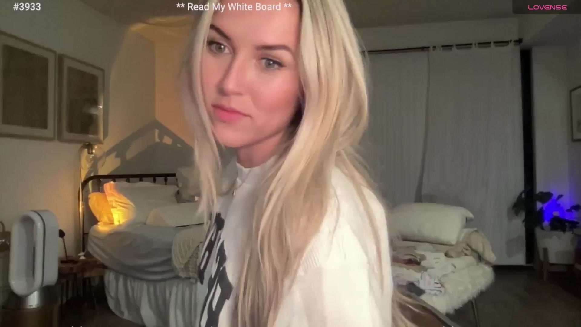 Gallery image thumbnail from cutiepiekayla's myfreecams stream on, 08/03/2024, 03:38 image 20 of 20