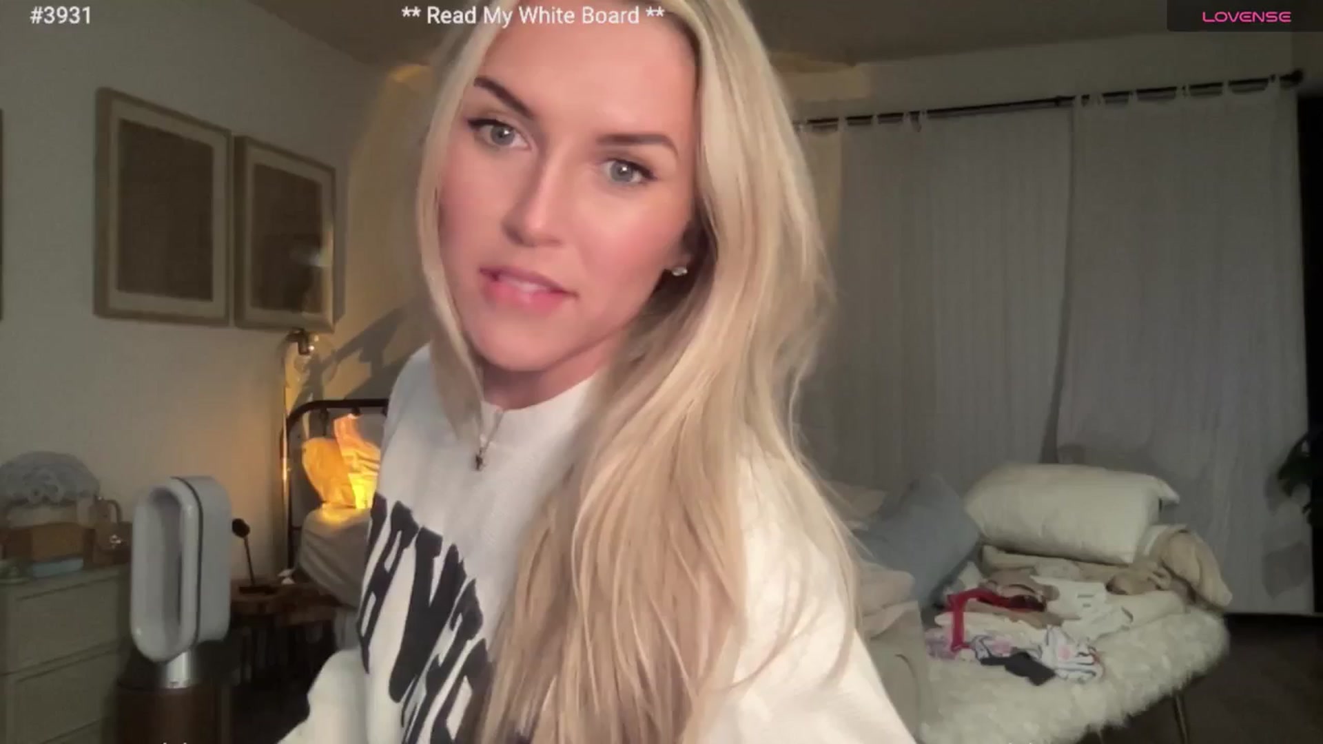 Gallery image thumbnail from cutiepiekayla's myfreecams stream on, 08/03/2024, 03:38 image 19 of 20
