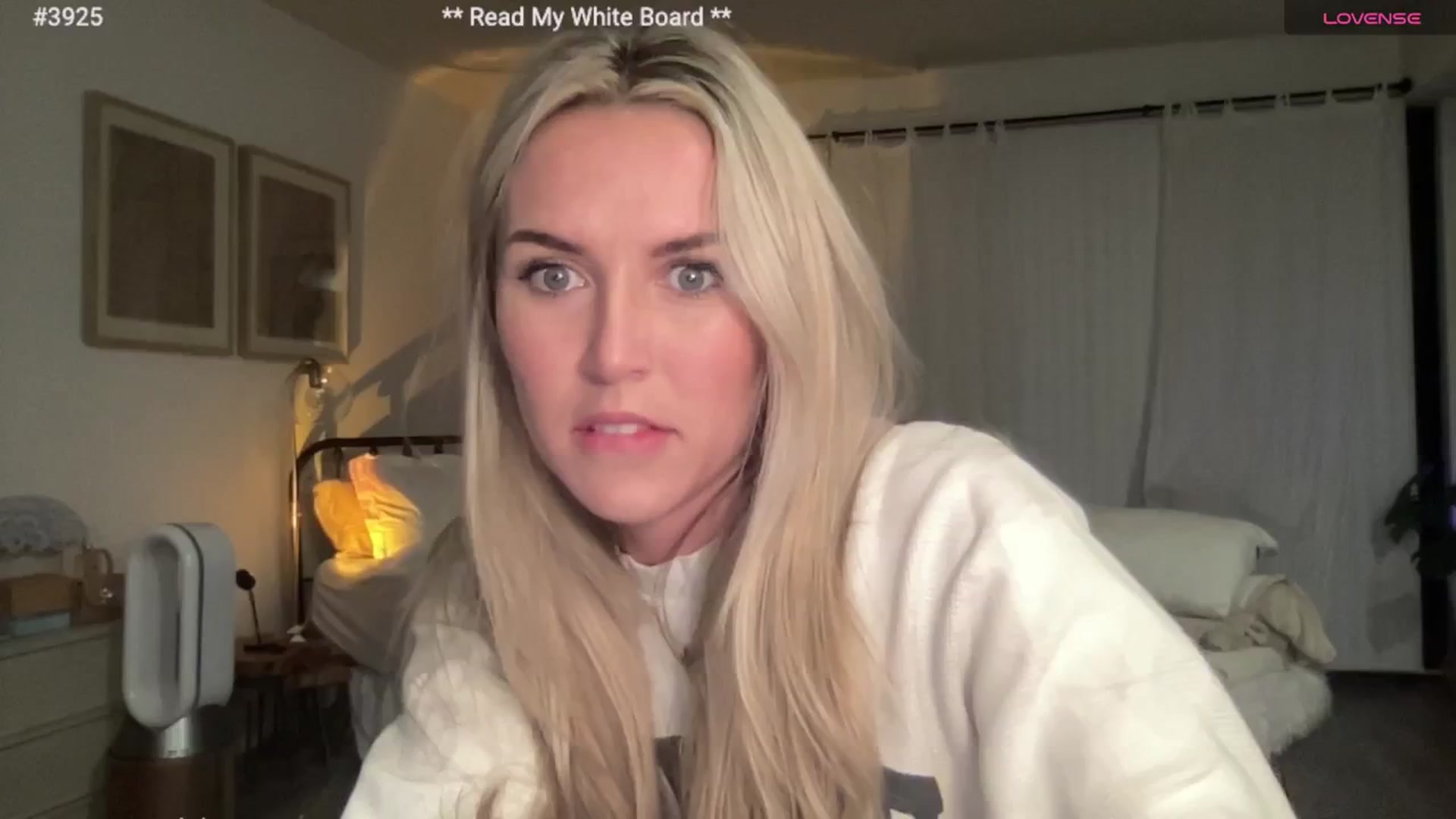 Gallery image thumbnail from cutiepiekayla's myfreecams stream on, 08/03/2024, 03:38 image 12 of 20