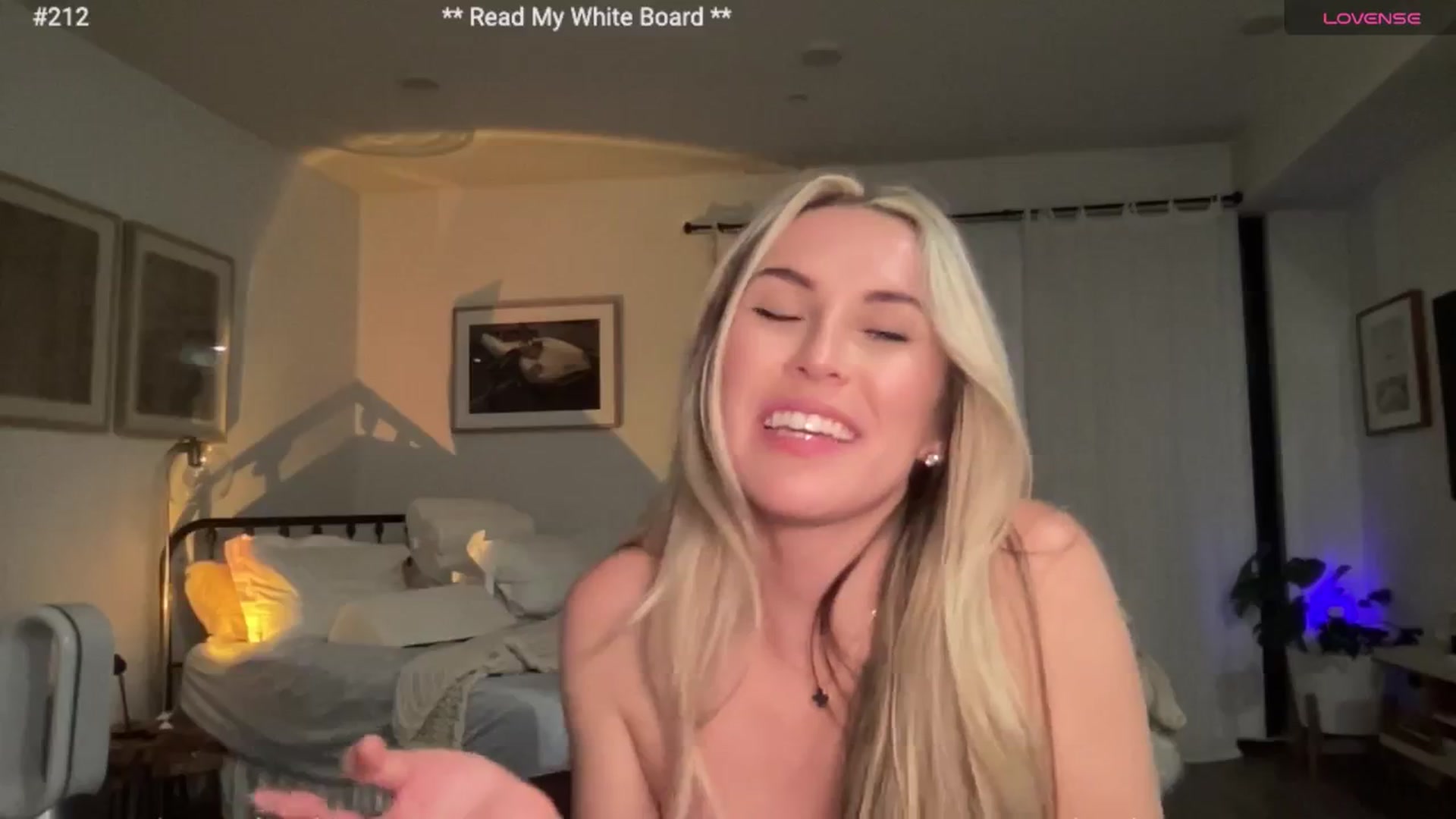 Gallery image thumbnail from cutiepiekayla's myfreecams stream on, 08/03/2024, 06:45 image 15 of 20