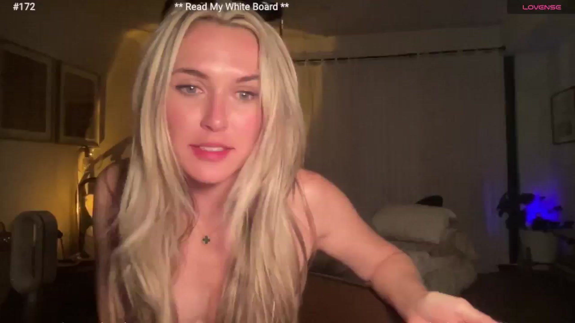 Gallery image thumbnail from cutiepiekayla's myfreecams stream on, 08/03/2024, 13:04 image 11 of 20