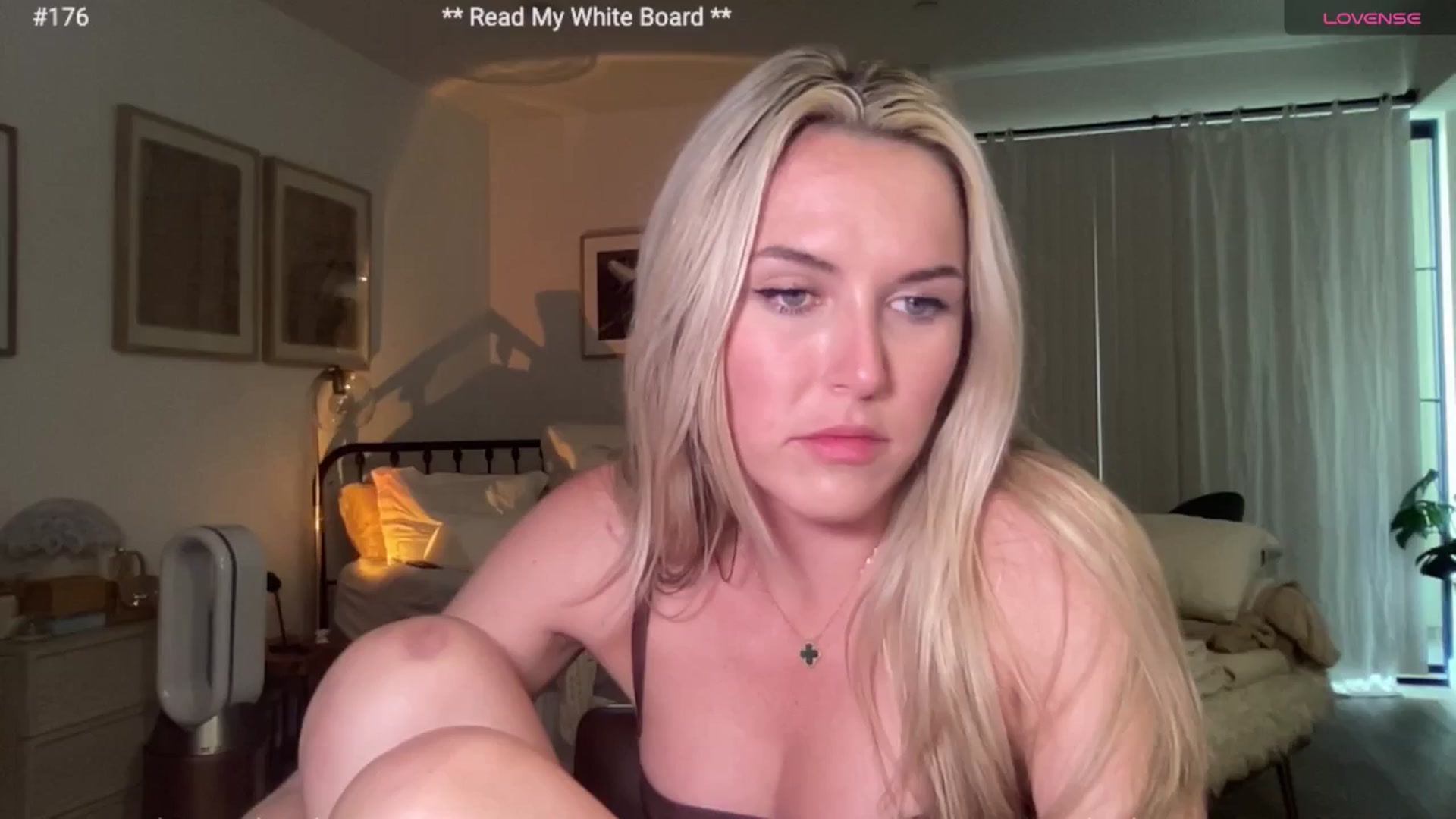 Gallery image thumbnail from cutiepiekayla's myfreecams stream on, 08/04/2024, 01:01 image 11 of 20