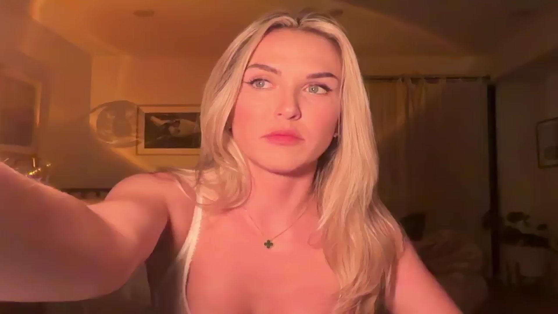 Gallery image thumbnail from cutiepiekayla's myfreecams stream on, 08/07/2024, 03:49 image 2 of 20
