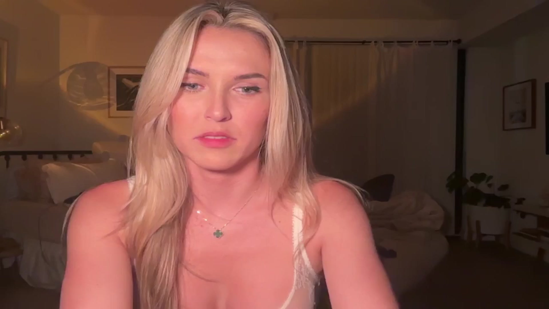 Gallery image thumbnail from cutiepiekayla's myfreecams stream on, 08/07/2024, 03:49 image 20 of 20