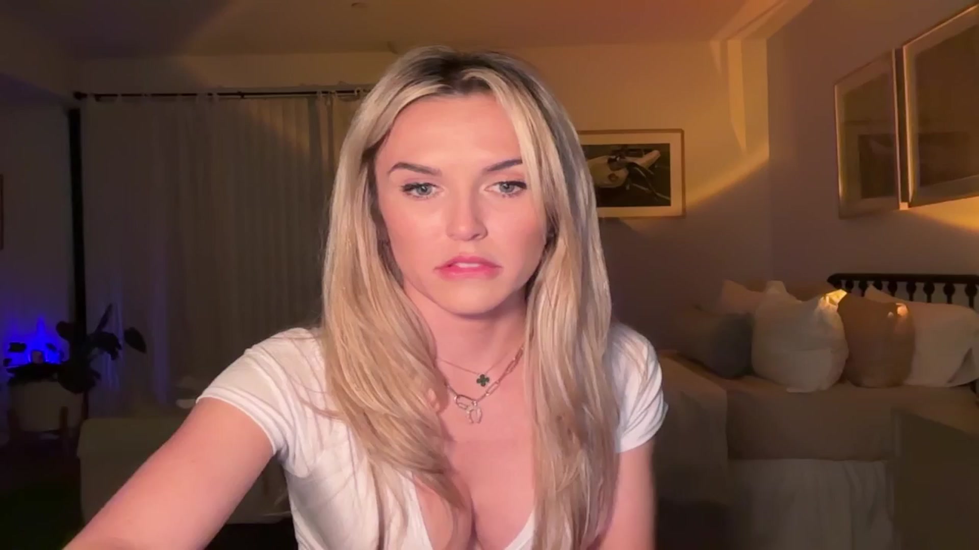 Gallery image thumbnail from cutiepiekayla's myfreecams stream on, 10/14/2024, 06:06 image 7 of 20