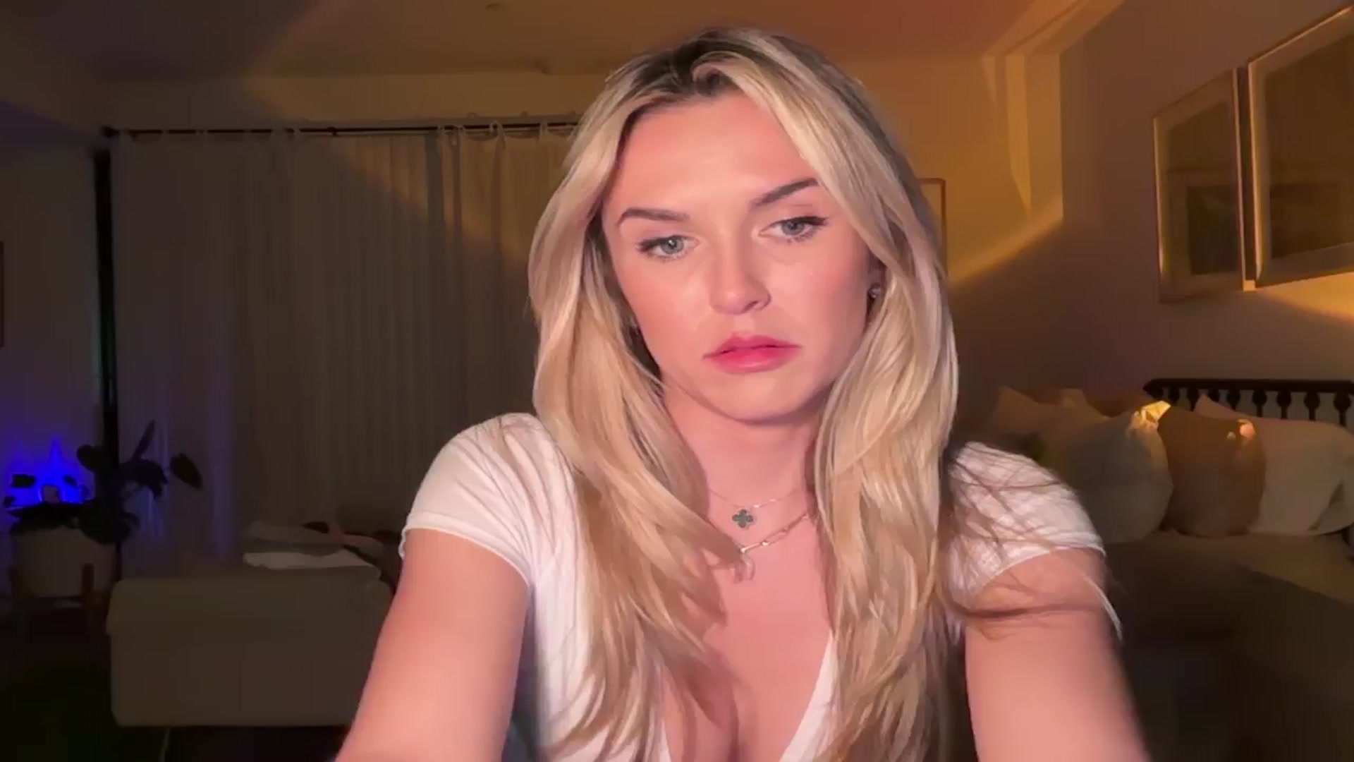 Gallery image thumbnail from cutiepiekayla's myfreecams stream on, 10/14/2024, 07:44 image 1 of 20
