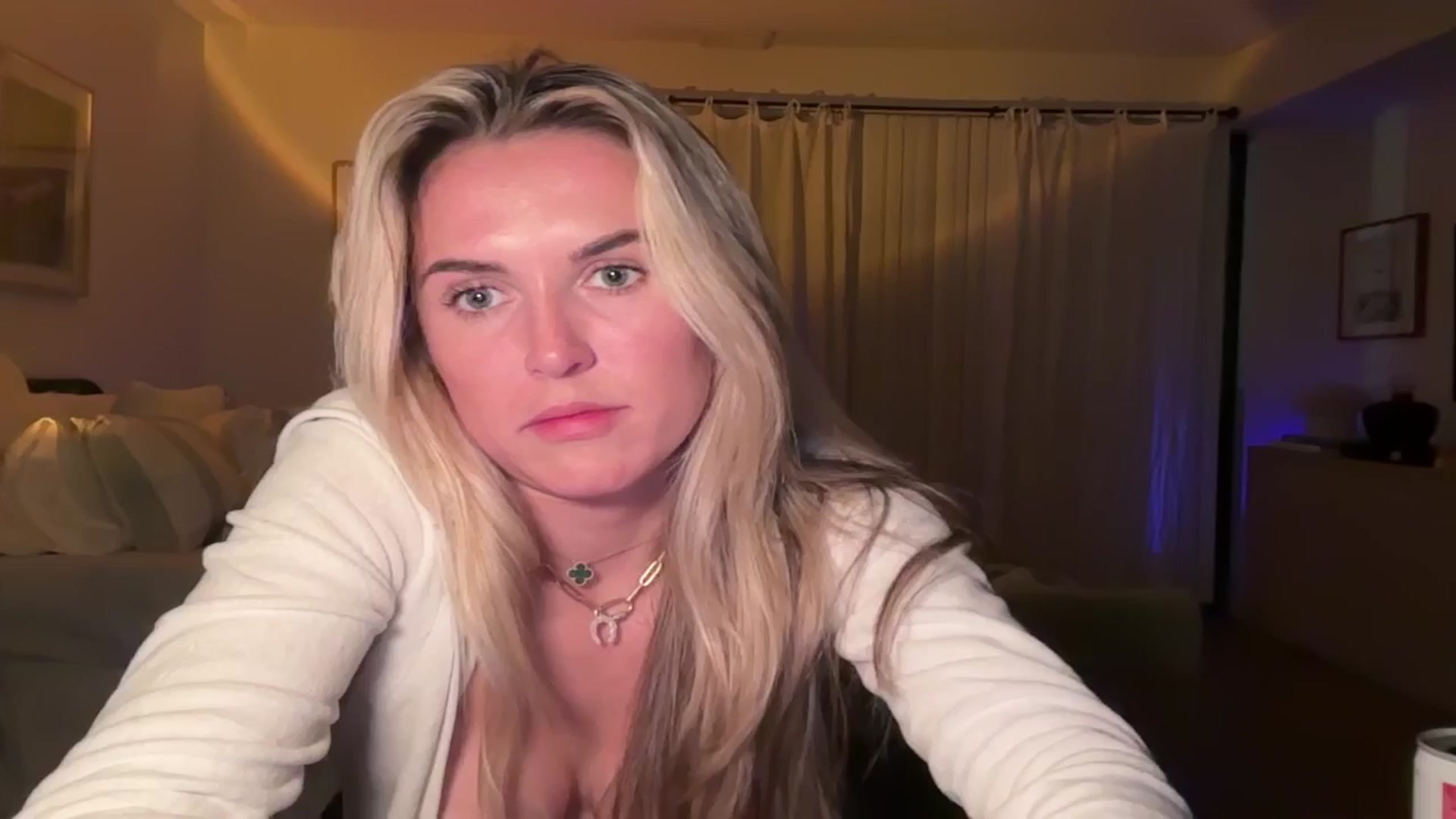 Gallery image thumbnail from cutiepiekayla's myfreecams stream on, 10/27/2024, 08:41 image 19 of 20