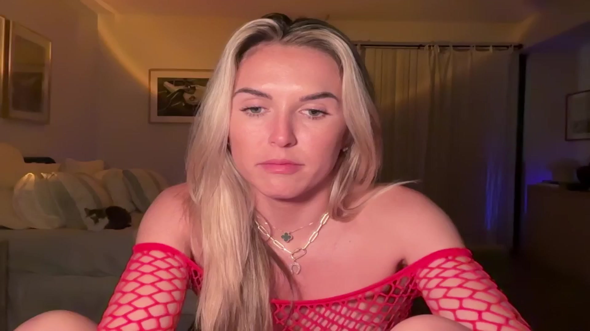 Gallery image thumbnail from cutiepiekayla's myfreecams stream on, 10/27/2024, 08:41 image 5 of 20
