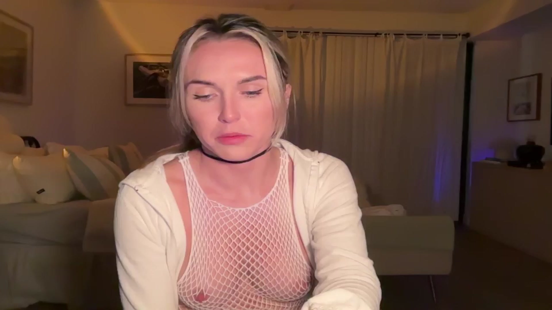 Gallery image thumbnail from cutiepiekayla's myfreecams stream on, 10/28/2024, 03:38 image 20 of 20